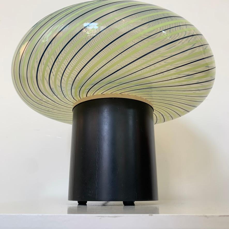 Métal Lampe de table en verre de Murano rayé de Fratelli Toso, vers 1960, Italie. en vente