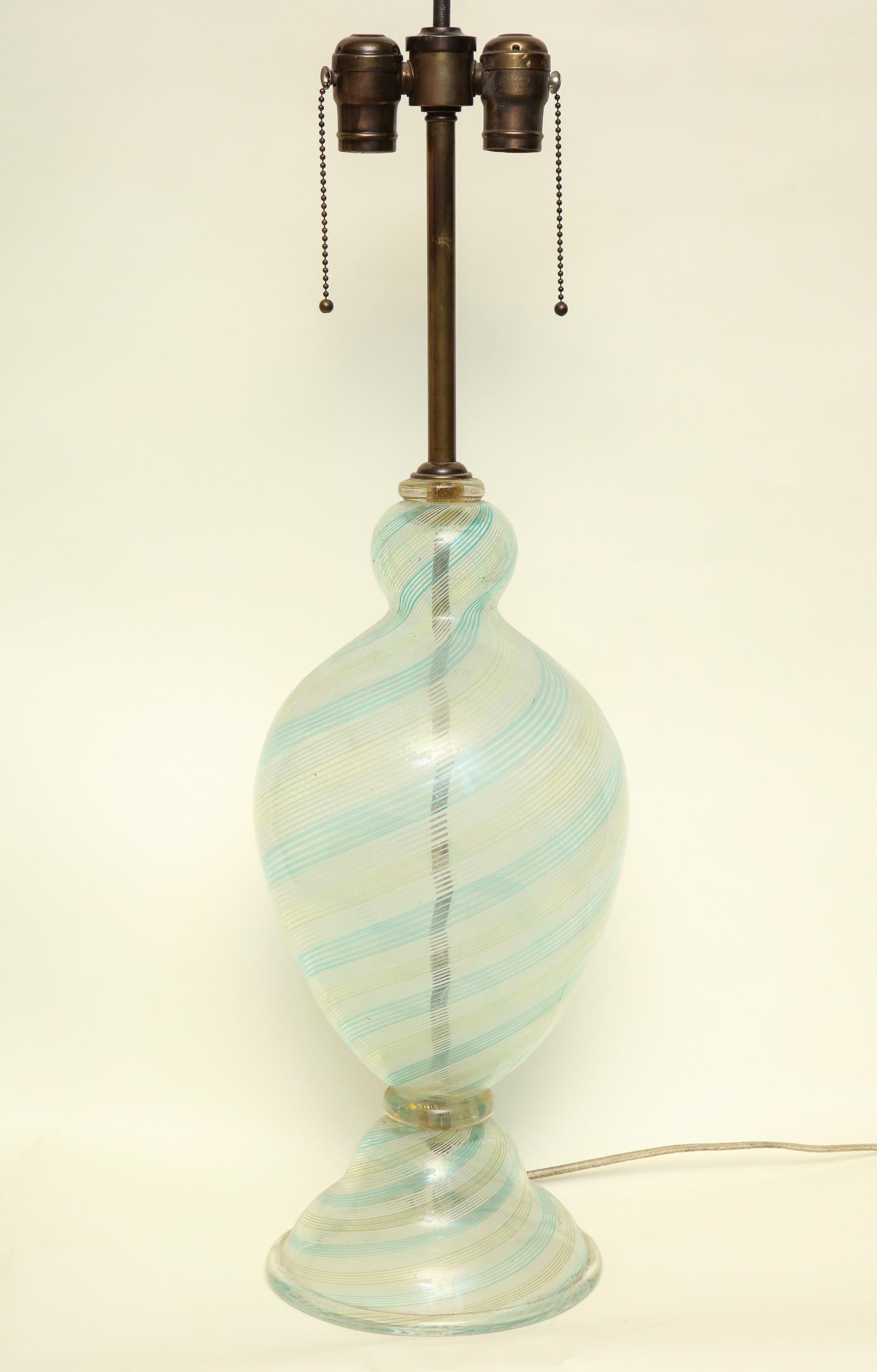 Fratelli Toso Table Lamp Murano Art Glass Mid-Century Modern Italy, 1940s In Good Condition For Sale In New York, NY