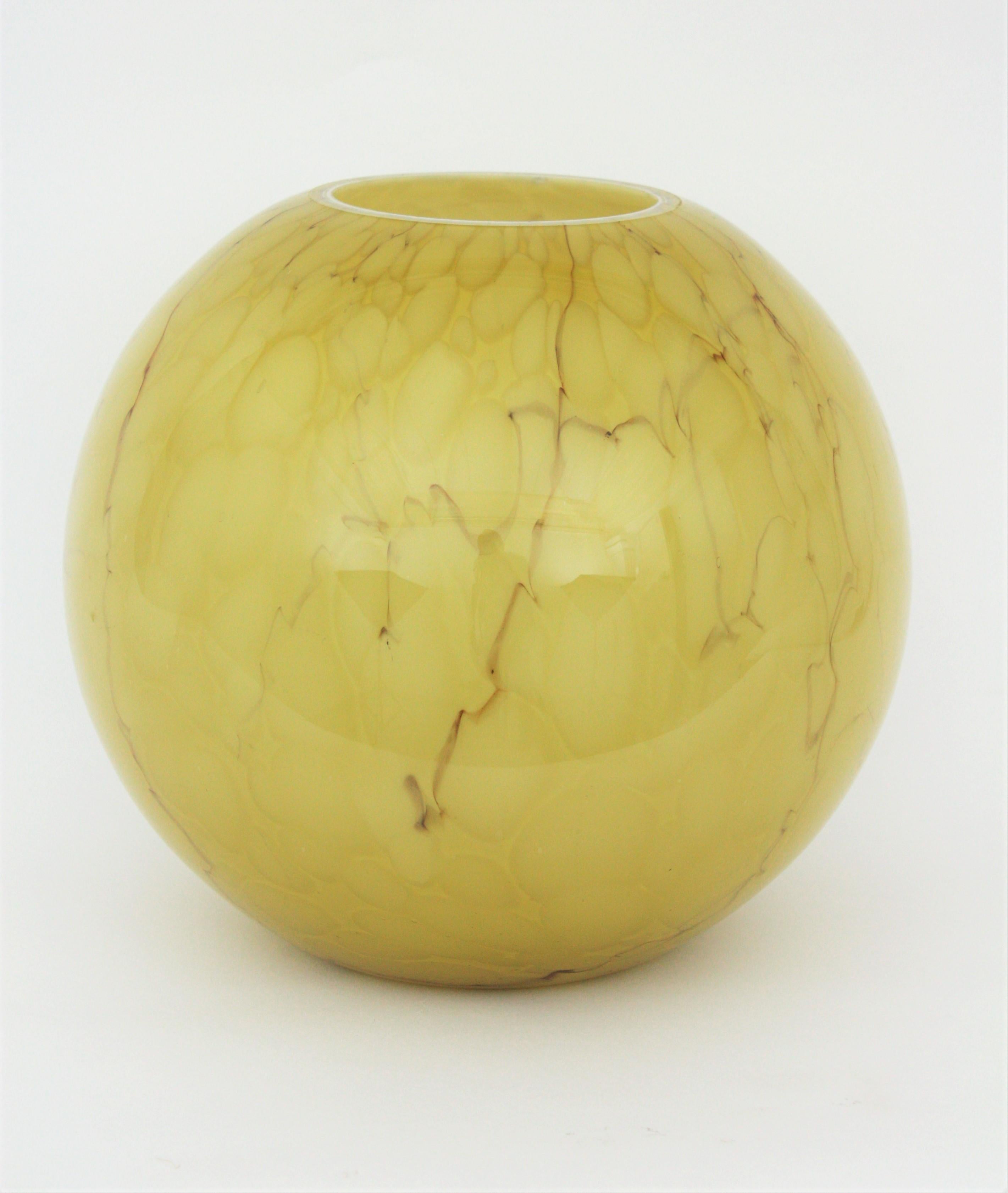 Fratelli Toso Venini Murano Murrina Lattimo Yellow Glass Ball Centerpiece Vase In Excellent Condition In Barcelona, ES