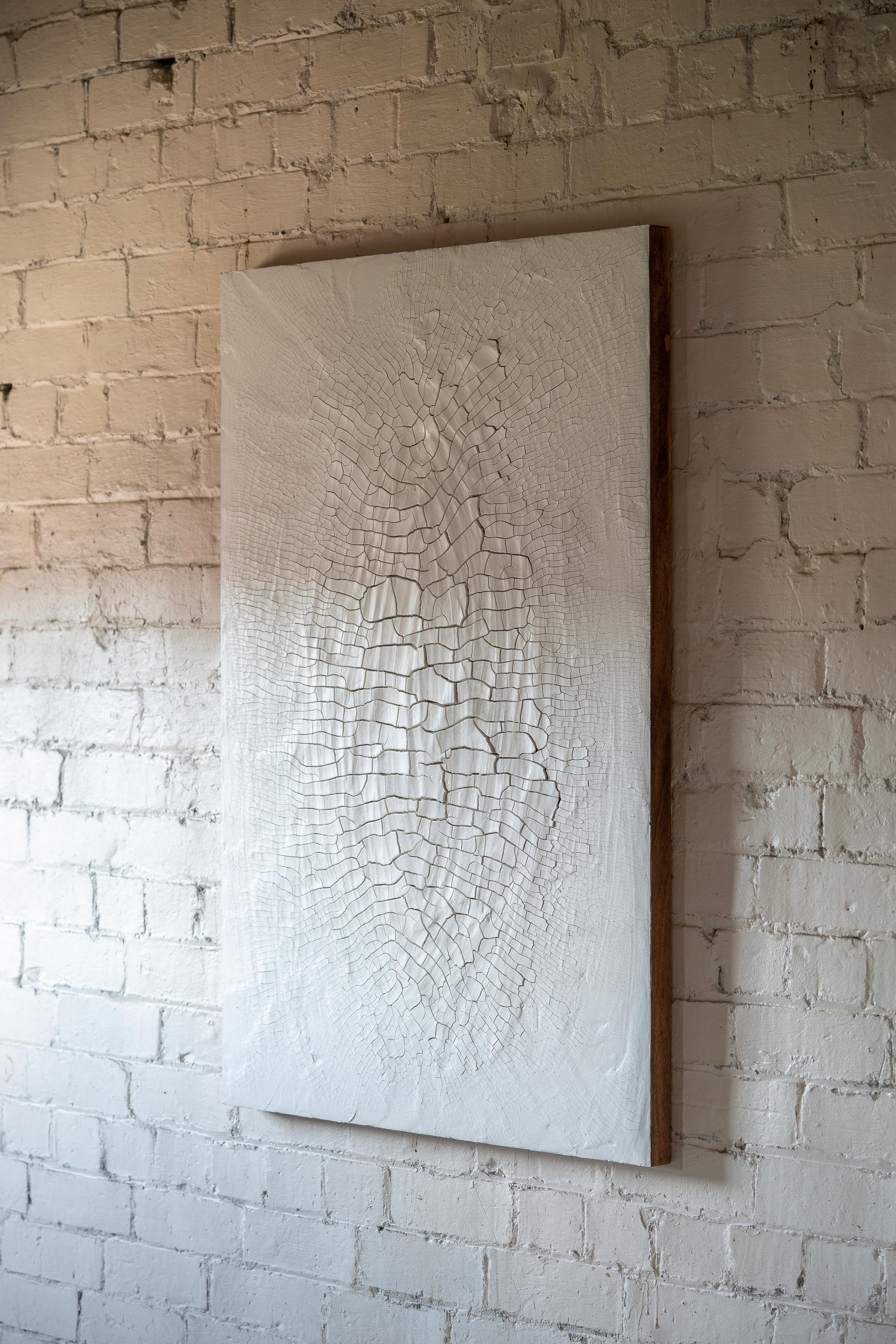 Postmoderne Fratturato Bianco 5 Painting Wall Sculpture de Kris Lamba Studio en vente