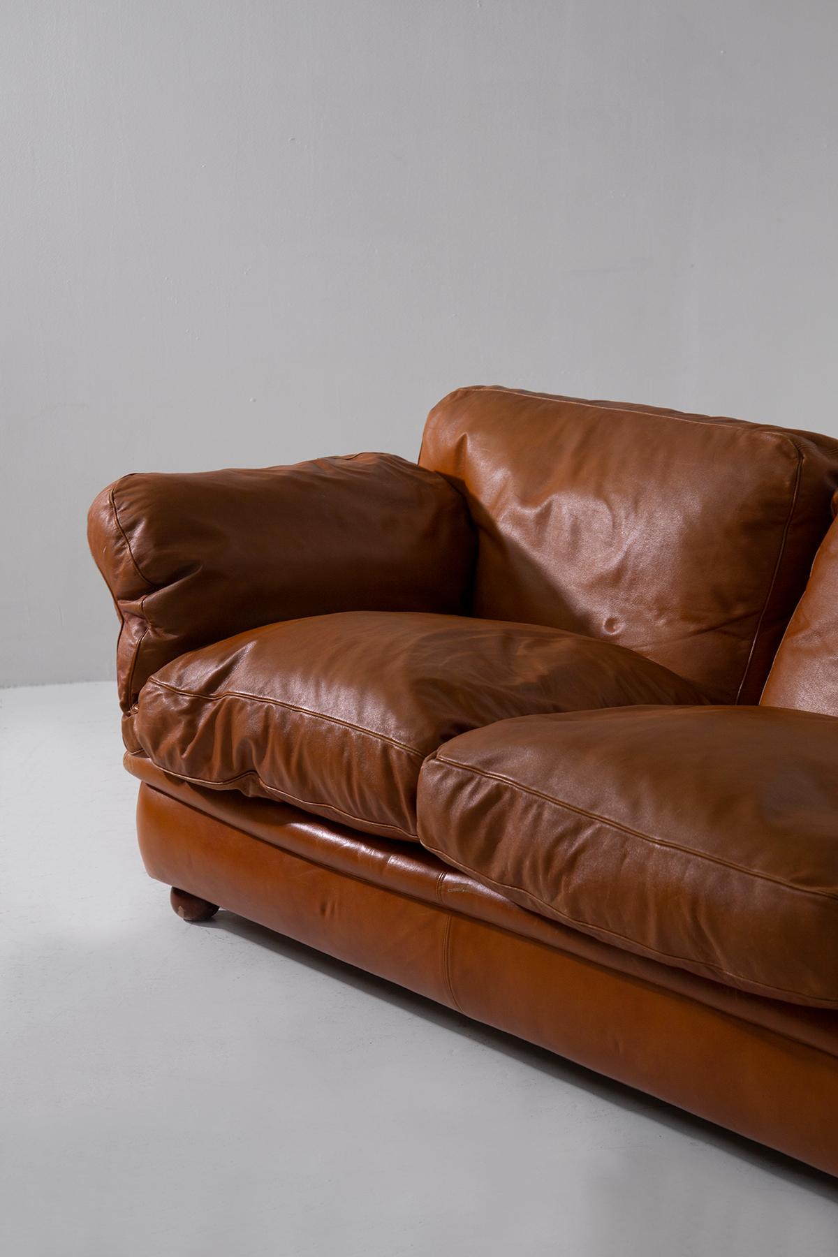 Modern Frau Italian leather sofa by Tito Agnoli, Poppy model For Sale