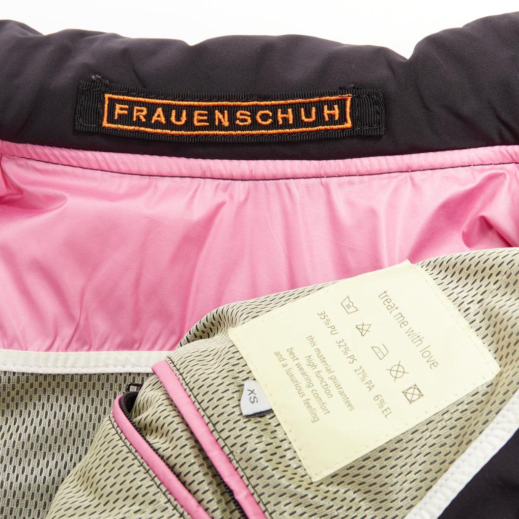 FRAUENSCHUH Edición limitada negro nylon verde desnudo cremallera snow puffer jacket XS en venta 4