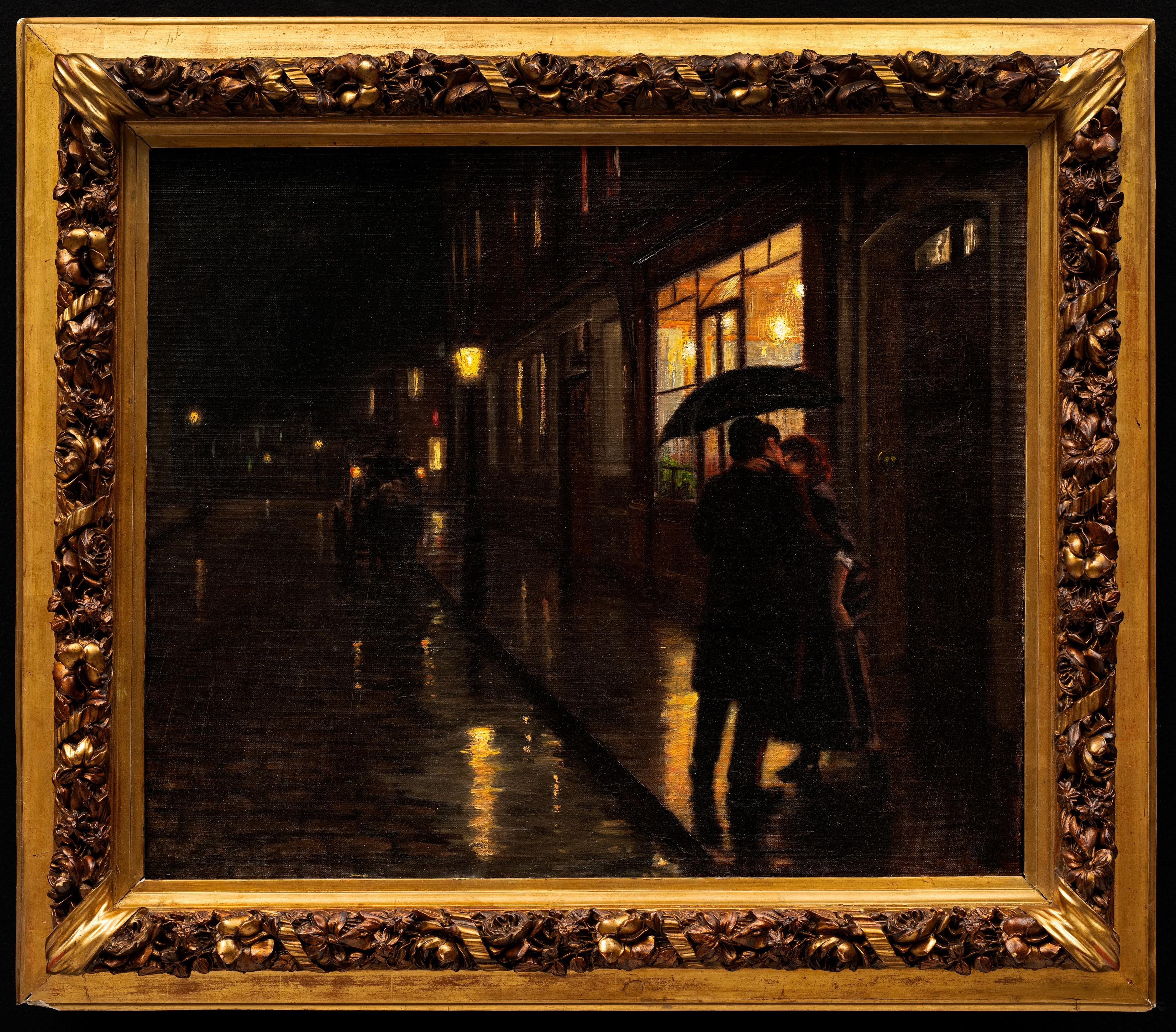 "Regennacht in Paris, Küssen im Regen" 1908 
Frédéric Levé (1877-1968)
Öl auf Leinwand
Signatur auf Keilrahmen auf der Rückseite notiert
25 5/8 x 21 1/4  (32 7/8 x 28 1/3 Rahmen) Zoll

Als atemberaubende Darstellung eines leidenschaftlichen Kusses