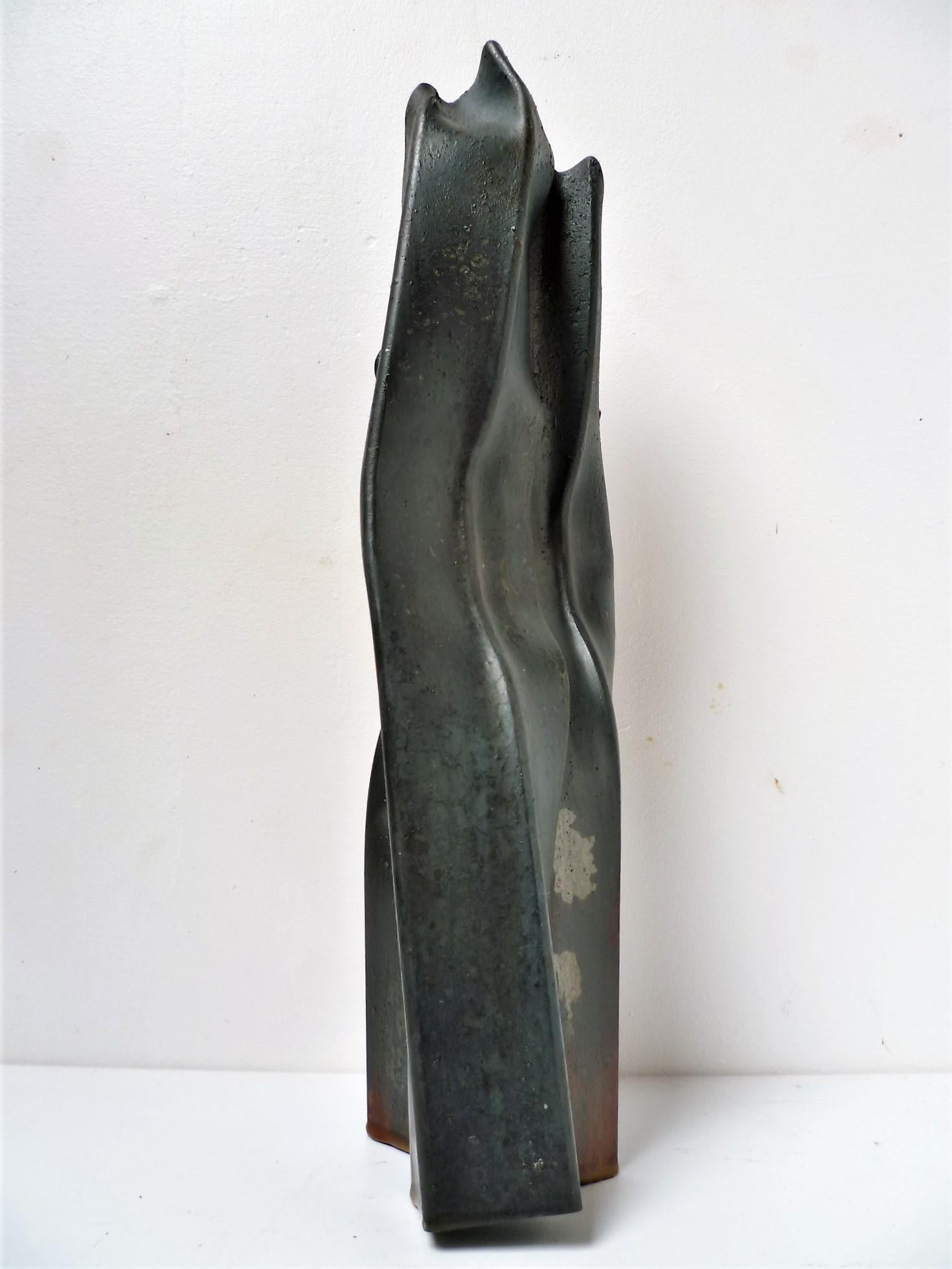 Zeitgenössische Kunst von Frdrick Mazoir - Magmatisme 20 (Grau), Figurative Sculpture, von Frédérick Mazoir 