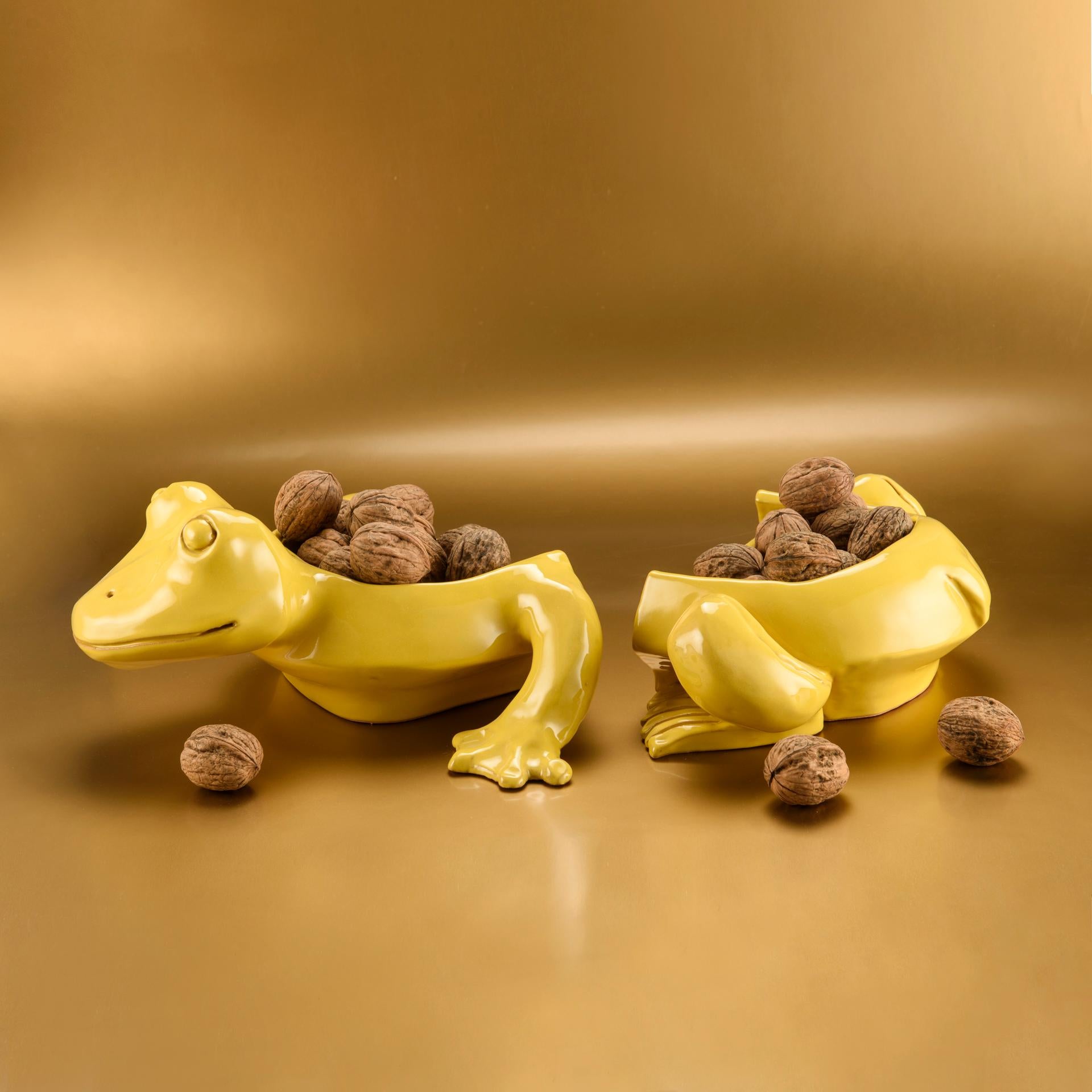 Freaklab Gelber Frosch  2-teilige Schale Vollständig von Hand aus Keramik gefertigt  (Emailliert) im Angebot