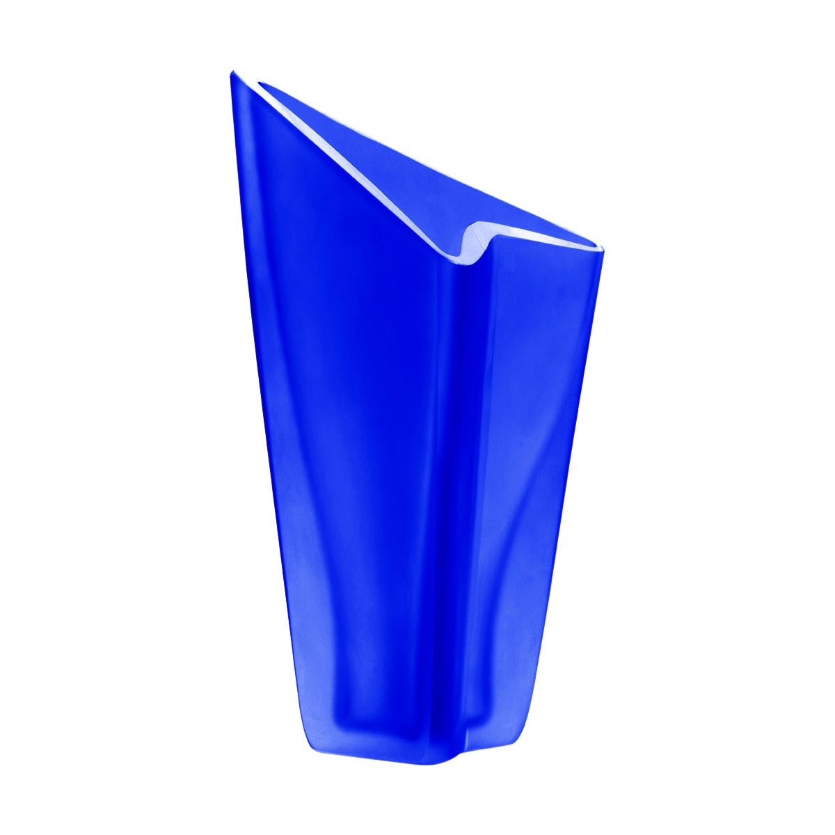 Freccia Large Blue Vase by Purho
Dimensions: D25 x W21 x H36 cm
Materials: Glass
Other colours and dimensions are available.

Purho is a new protagonist of made in Italy design , a work of synthesis, a research that has lasted for years, an