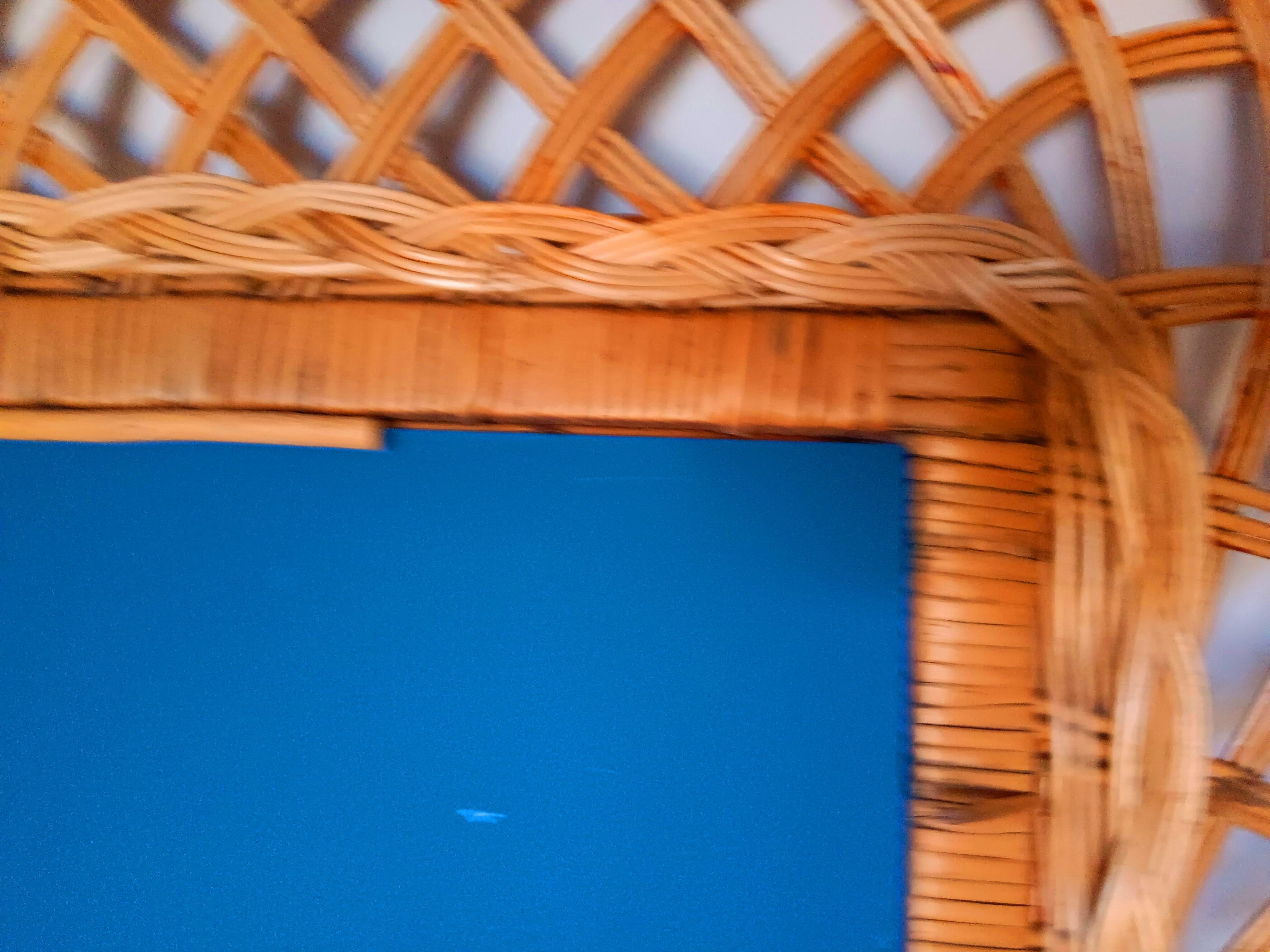 Großer Spiegel Frech Riviere Stil Natürliche Farbe Rattan Mitte des 20. Jahrhunderts Italien 50er Jahre (Moderne der Mitte des Jahrhunderts) im Angebot