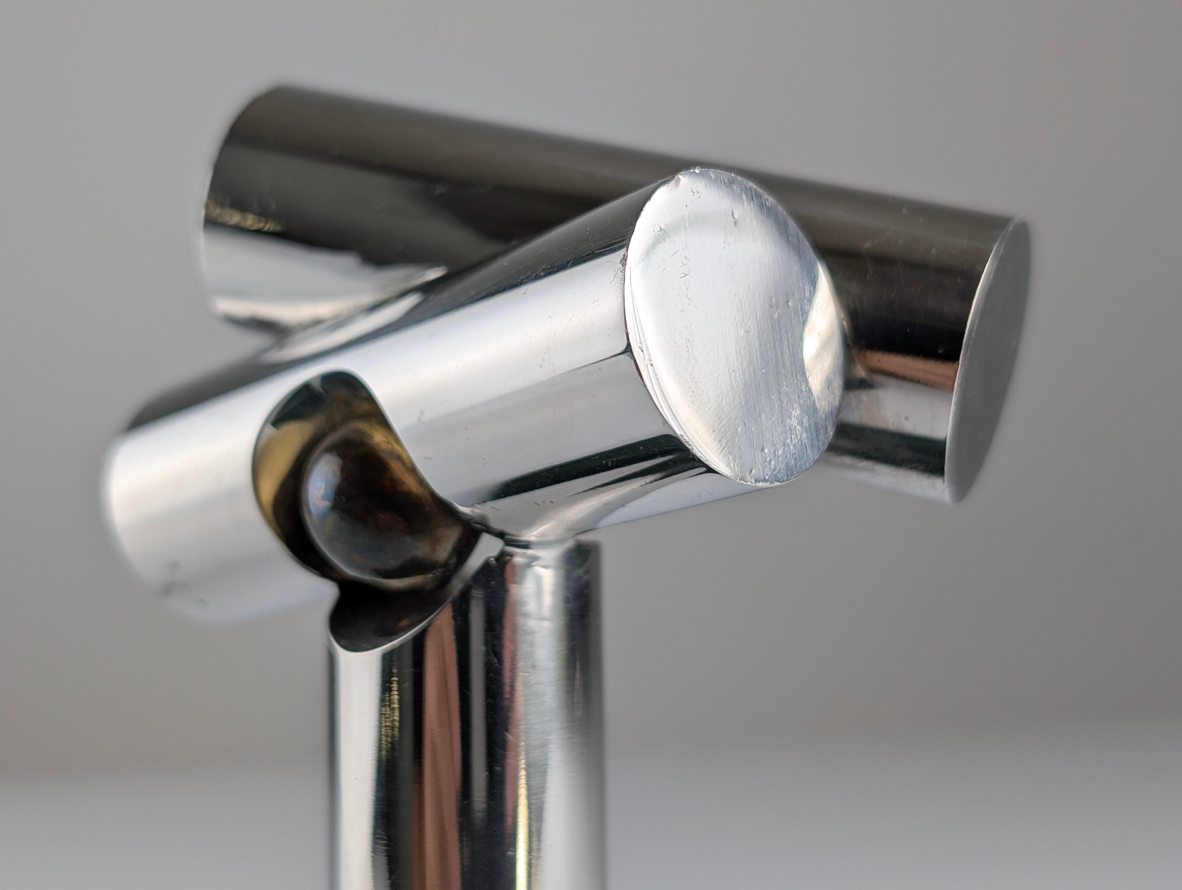 Spagnolo Scultura astratta in bronzo e alluminio di Frechilla, firmata, numerata 123/500, anni '70 in vendita