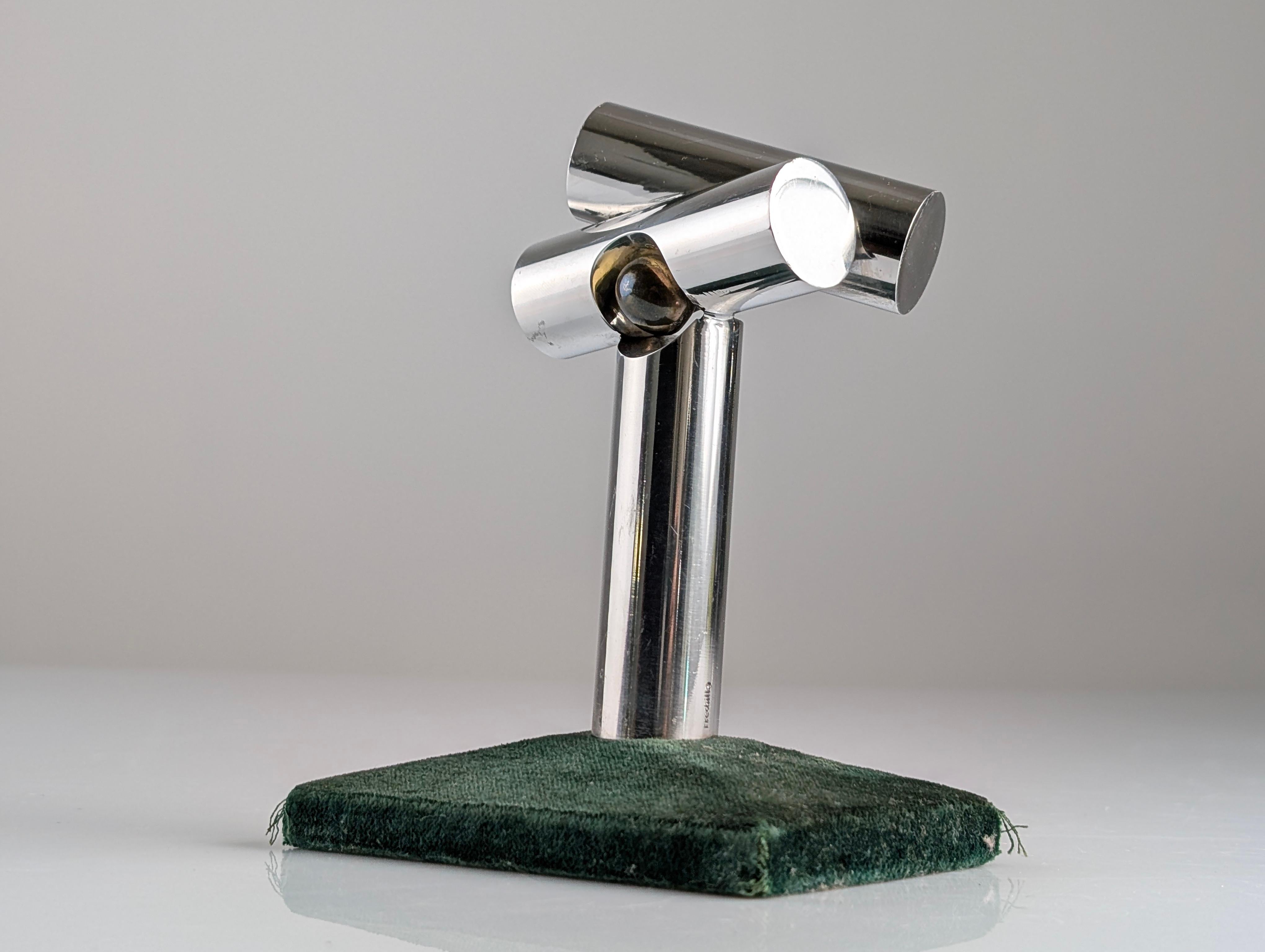 Fine XX secolo Scultura astratta in bronzo e alluminio di Frechilla, firmata, numerata 123/500, anni '70 in vendita