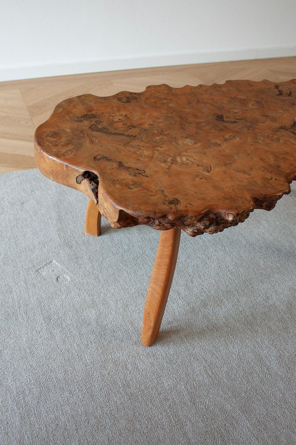 Carved Frechn hand made burl wood low table with 4 burl wood stools For Sale