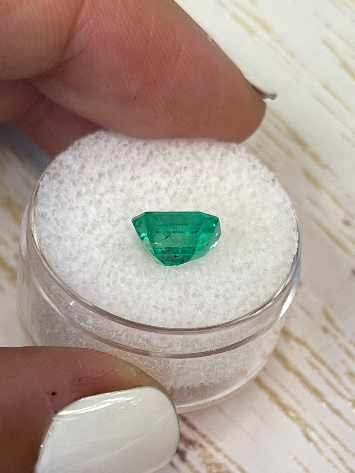 De las mujeres Esmeralda colombiana verde azulada pecosa talla esmeralda de 2,12 quilates - Mayo en venta
