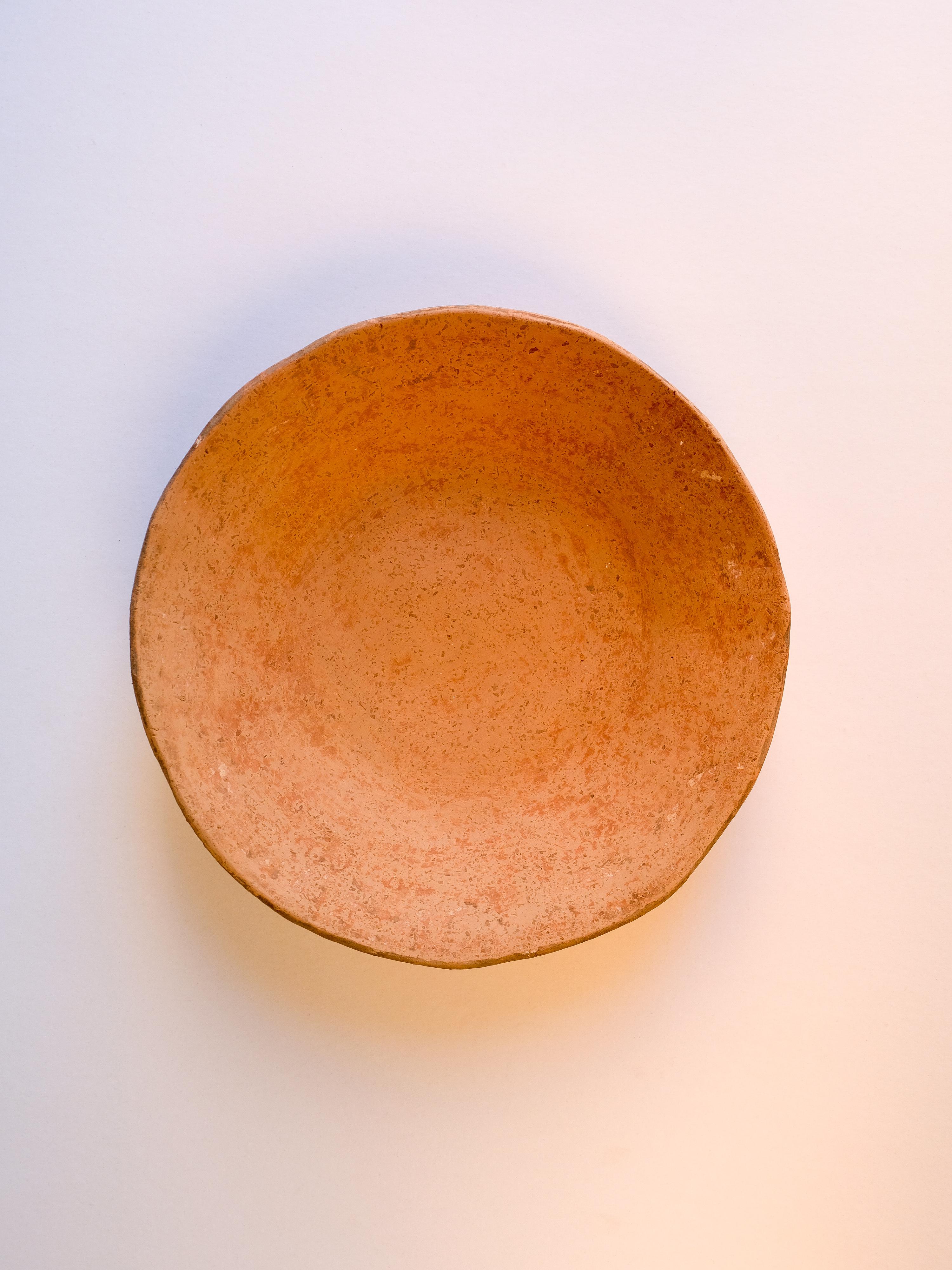 - Handbuilt freckles terracotta small decorative plate
- made of clay collected from the potter's surroundings.
- made in the Moroccan Rif mountains by the potter Fatima.

Approximate measurements: Ø 10.6 x 2 in // Ø 27 x 5 cm 

Handmade: