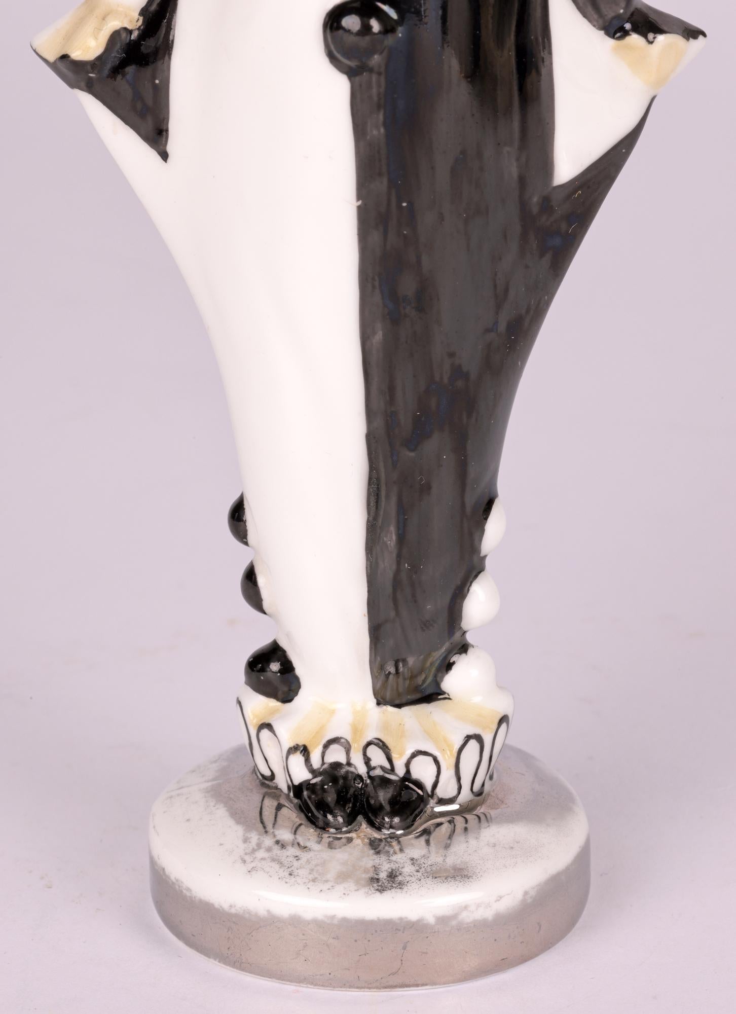 Anglais Fred Cooke pour Minton - Figurine en porcelaine Pierrette Art Déco en vente