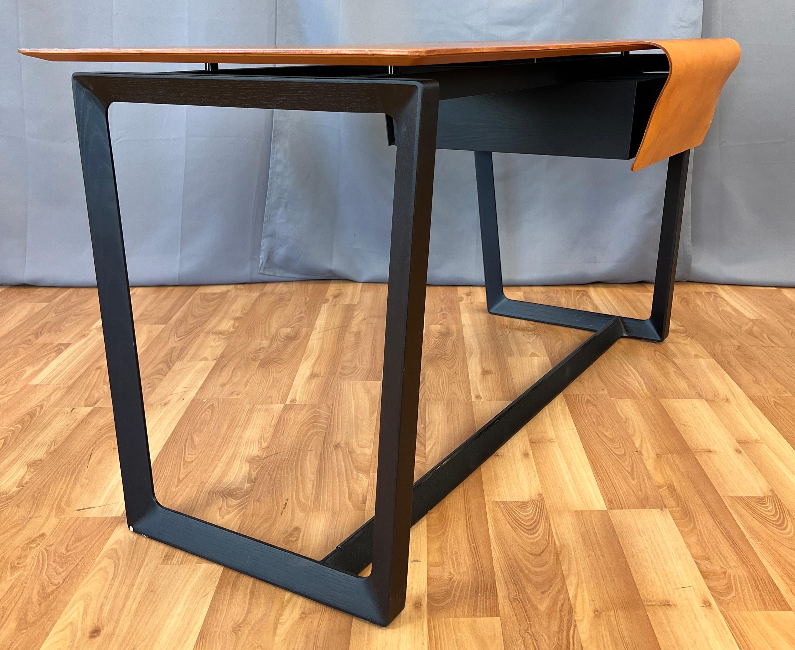 Schreibtisch „Fred“ von Roberto Lazzeroni für Poltrona Frau, Lederoberfläche mit Lederoberfläche  im Angebot 6
