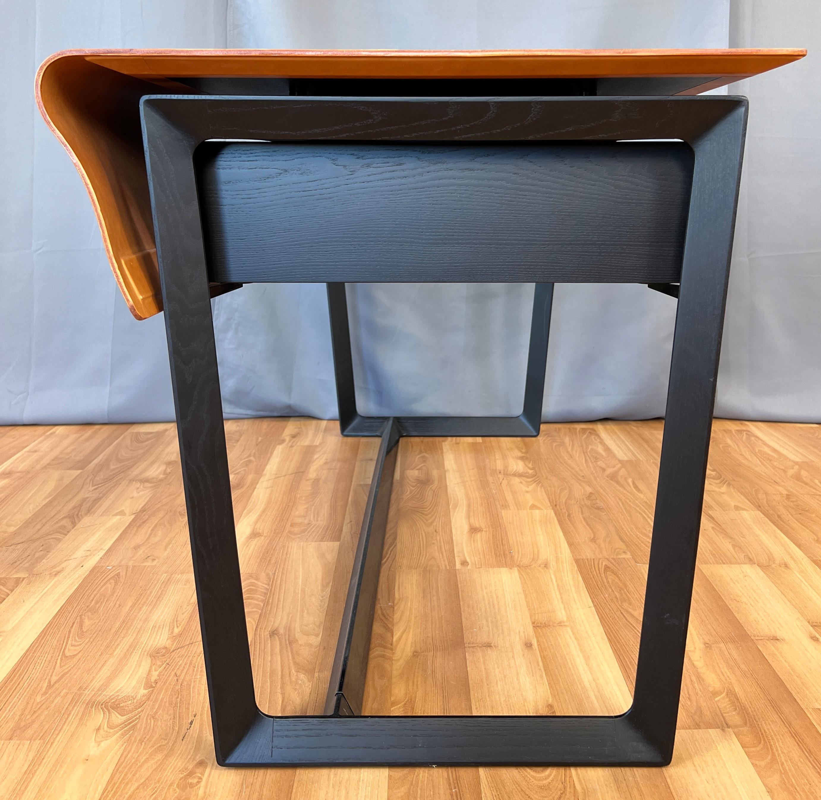Schreibtisch „Fred“ von Roberto Lazzeroni für Poltrona Frau, Lederoberfläche mit Lederoberfläche  im Angebot 2