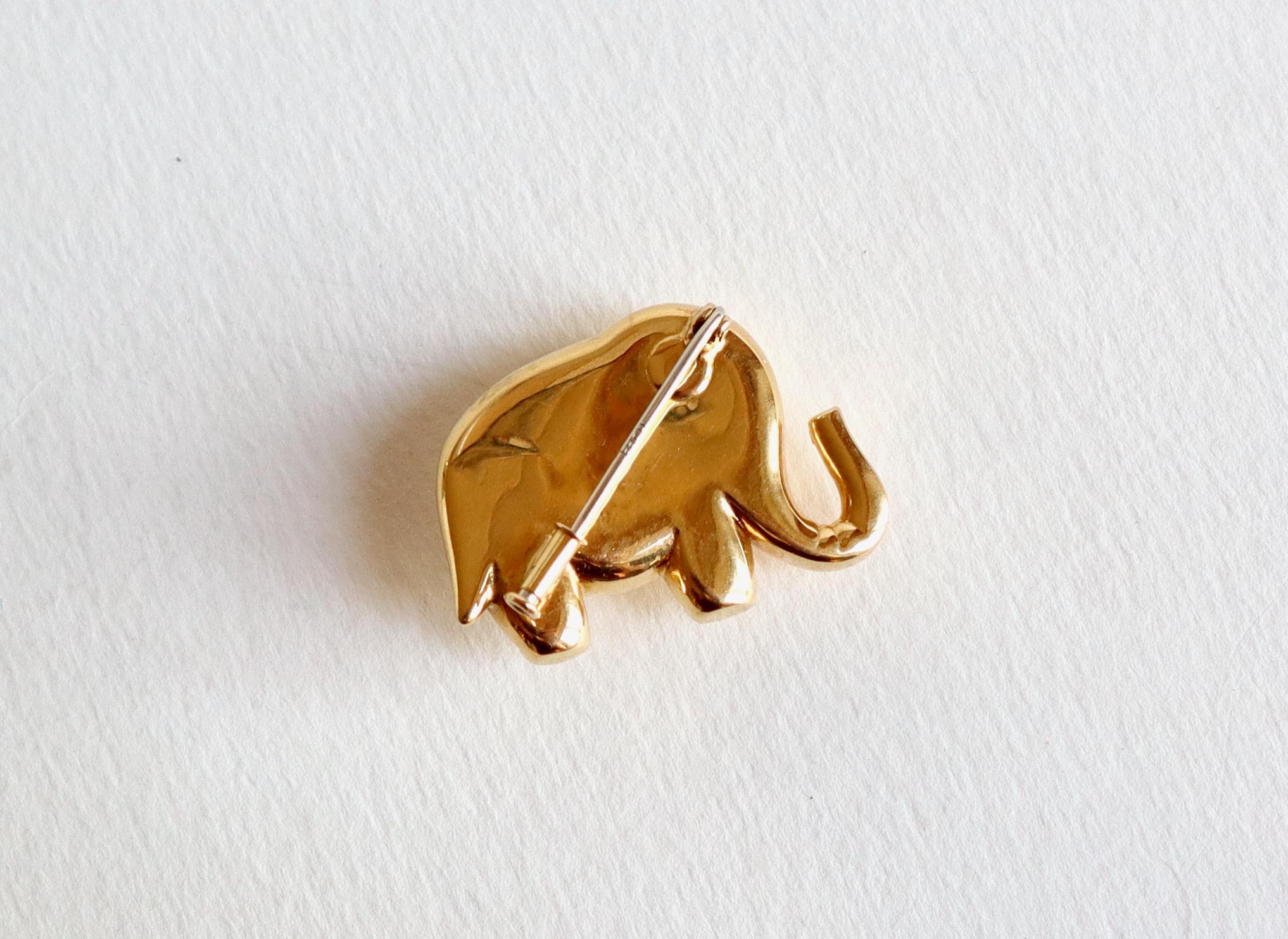 Women's or Men's Fred Elephant Brooch in 18 Carat Yellow Gold Ruby Enamel For Sale
