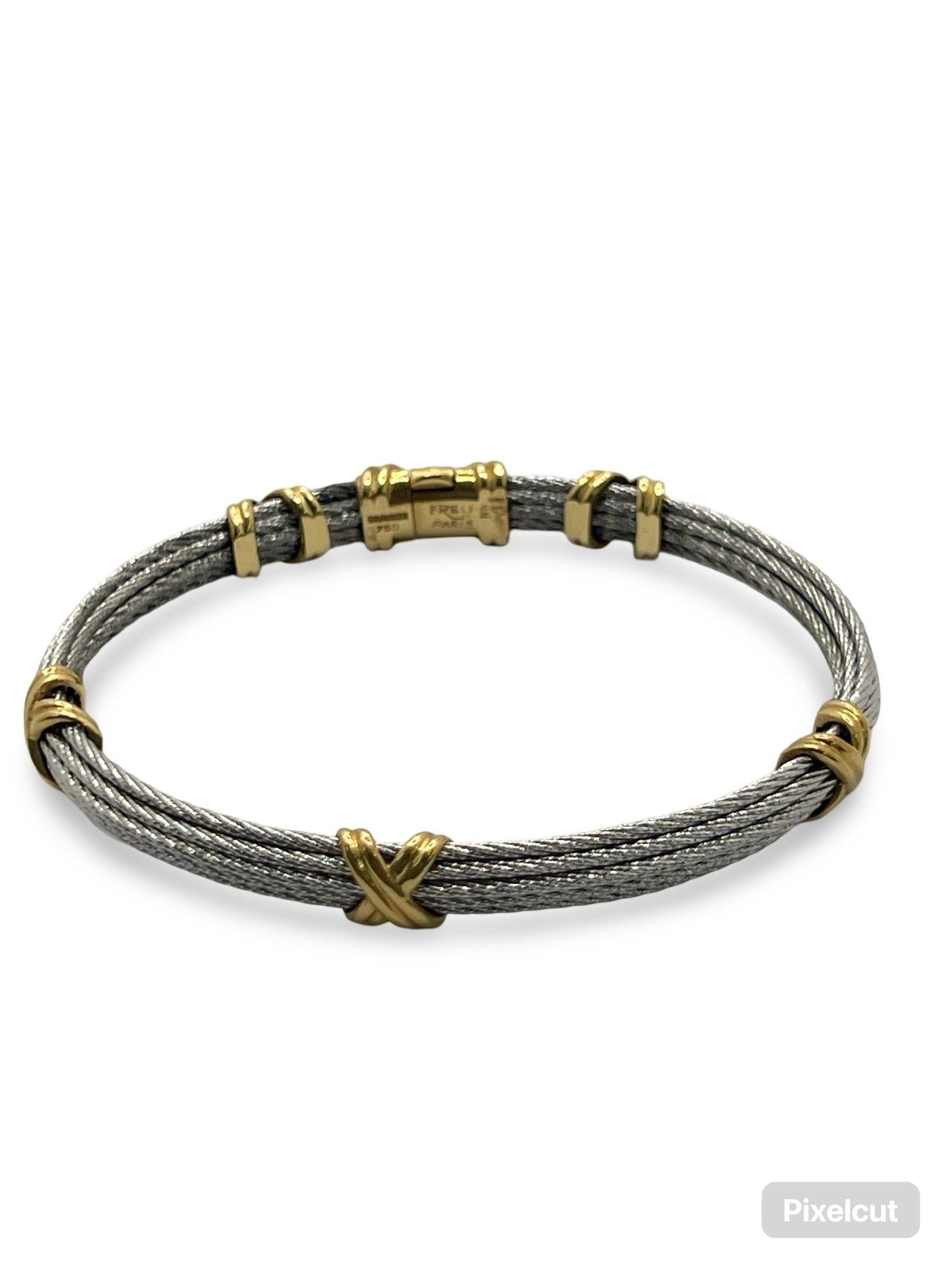 Discover the iconic Force 10 bracelet by Fred, a stunning vintage piece from the 1990s. Crafted in luxurious 18K yellow gold, this bracelet embodies timeless elegance combined with the brand’s signature nautical-inspired design. Weighing 25.15