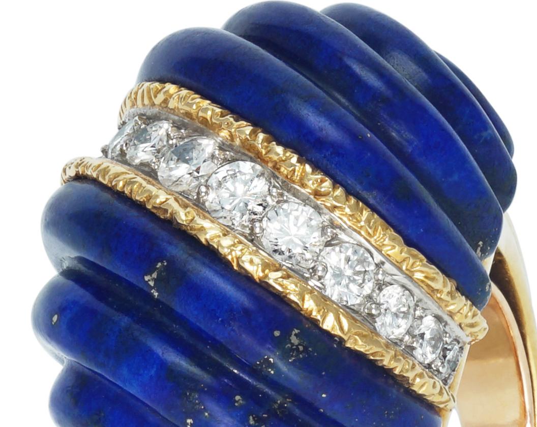 FRED, Ring in yellow gold, set with lapis-lazuli and diamonds. 
Circa 1970.
Signed and numbered. 
(26,7 grs)