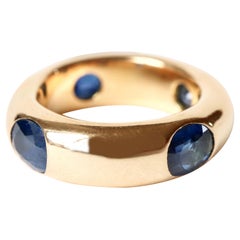 Vintage FRED Large Alliance in 18 Carat Yellow Gold Setting 4 Important Sapphires