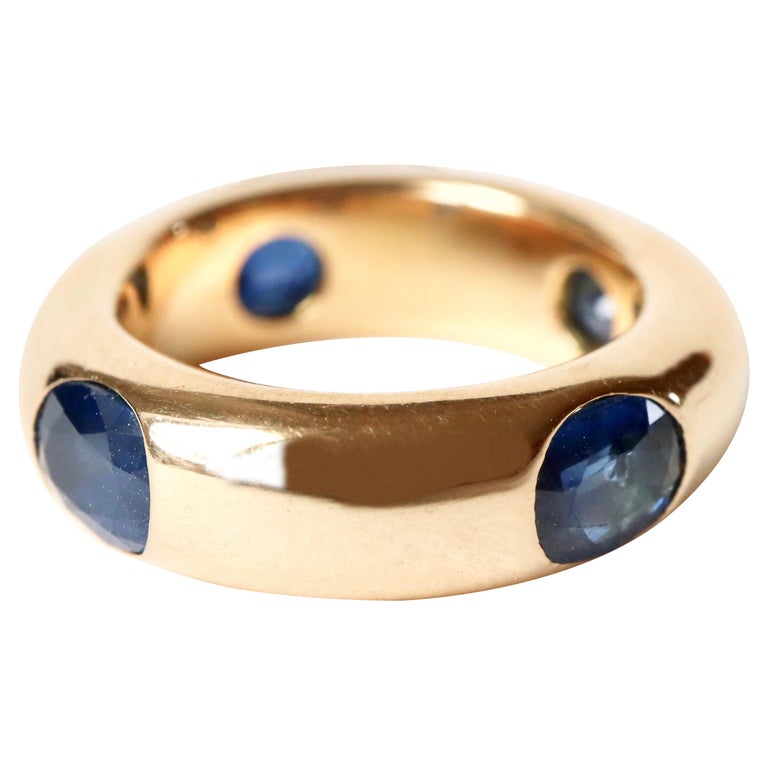 FRED Large Alliance in 18 Carat Yellow Gold Setting 4 Important Sapphires For Sale