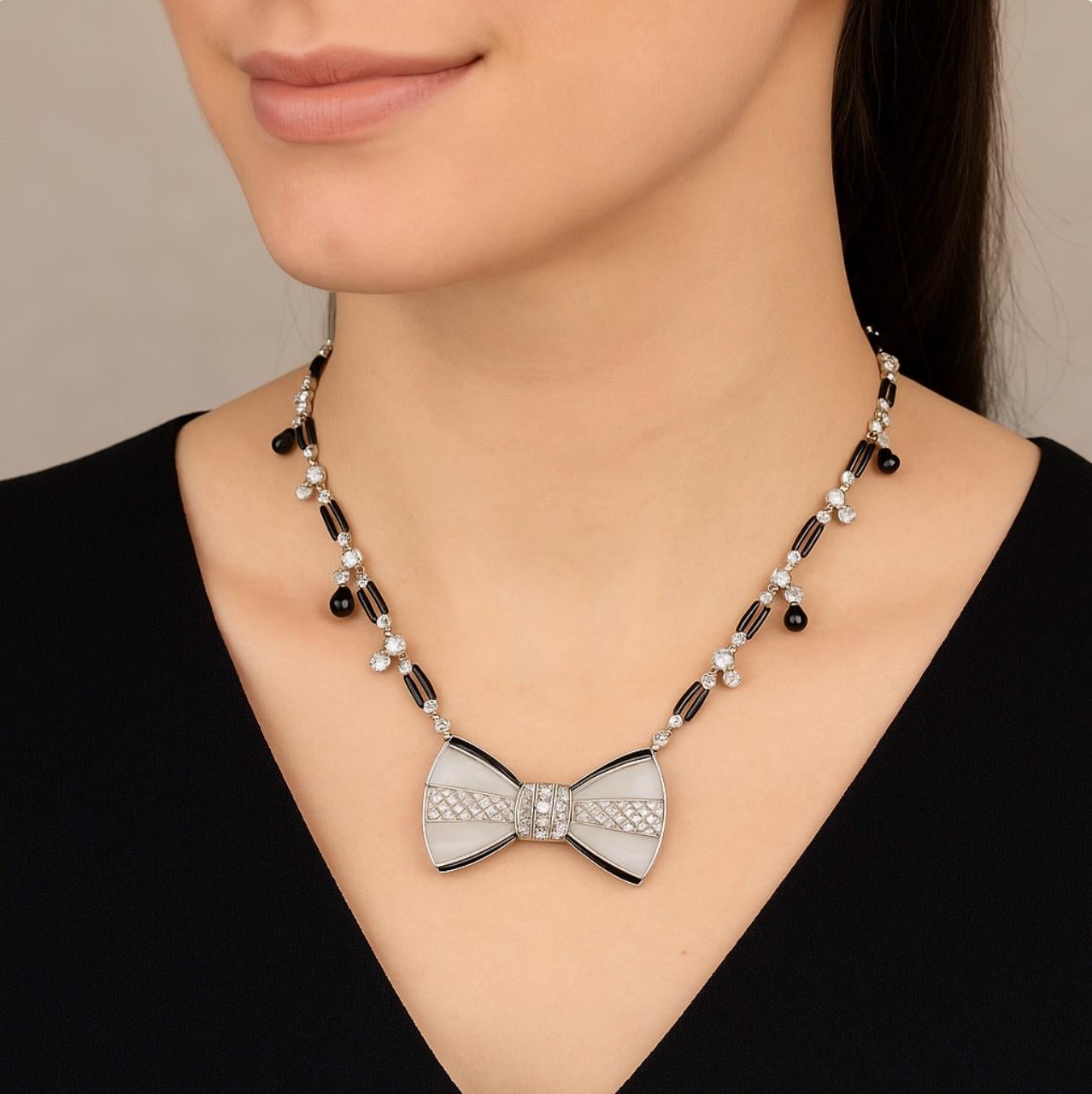 Taille briolette Fred Leighton - Collier à nœud en diamants, onyx et cristal de roche en vente