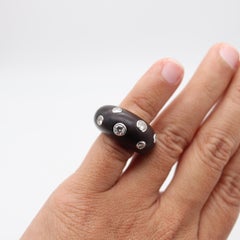 FRED LEIGHTON Anillo De Madera Con Cúpula Francesa En Oro Blanco De 18 Kt Con Diamantes VS