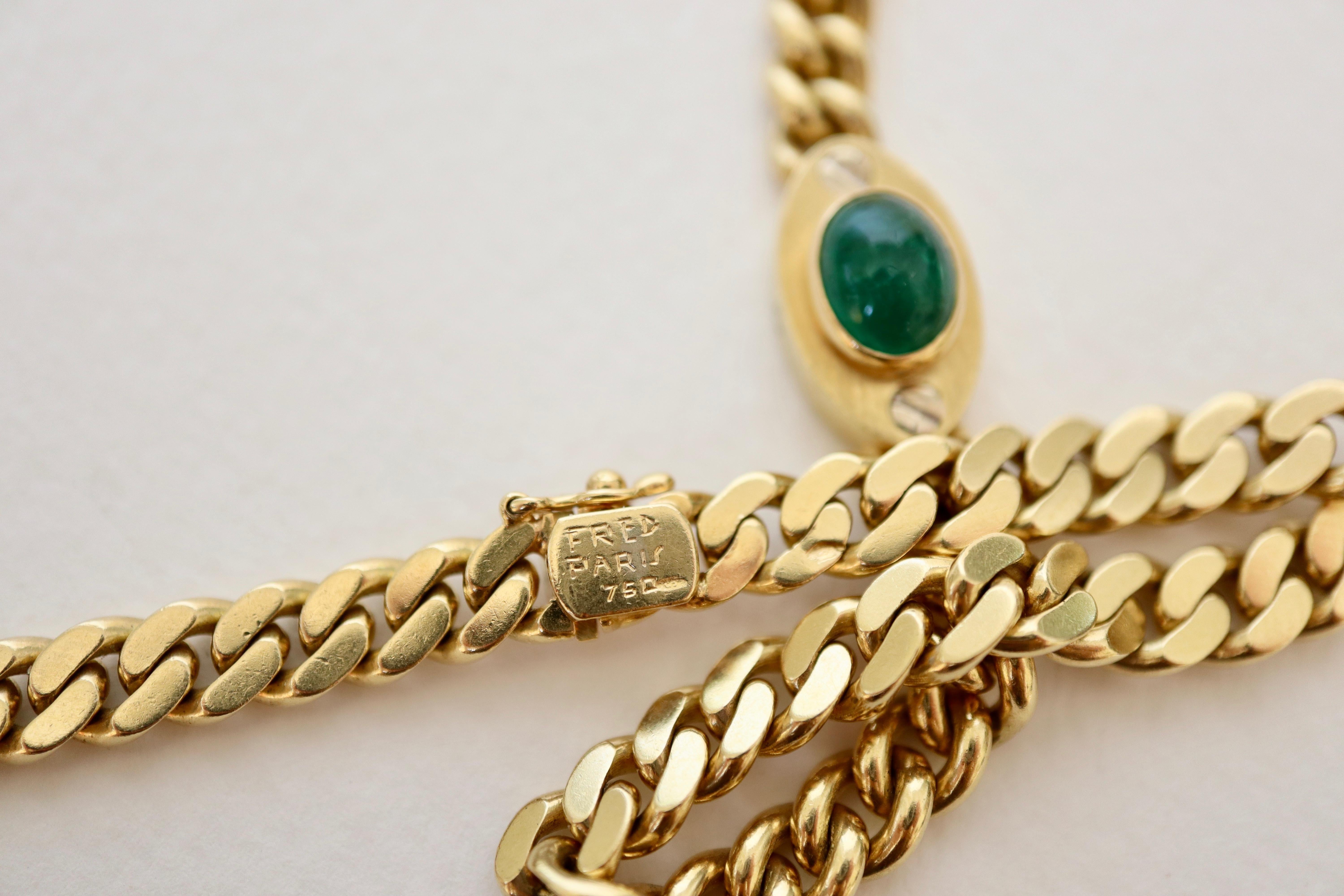 Fred Sautoir, collier long en or jaune 18 carats et chrysoprases, circa 1970 Pour femmes en vente