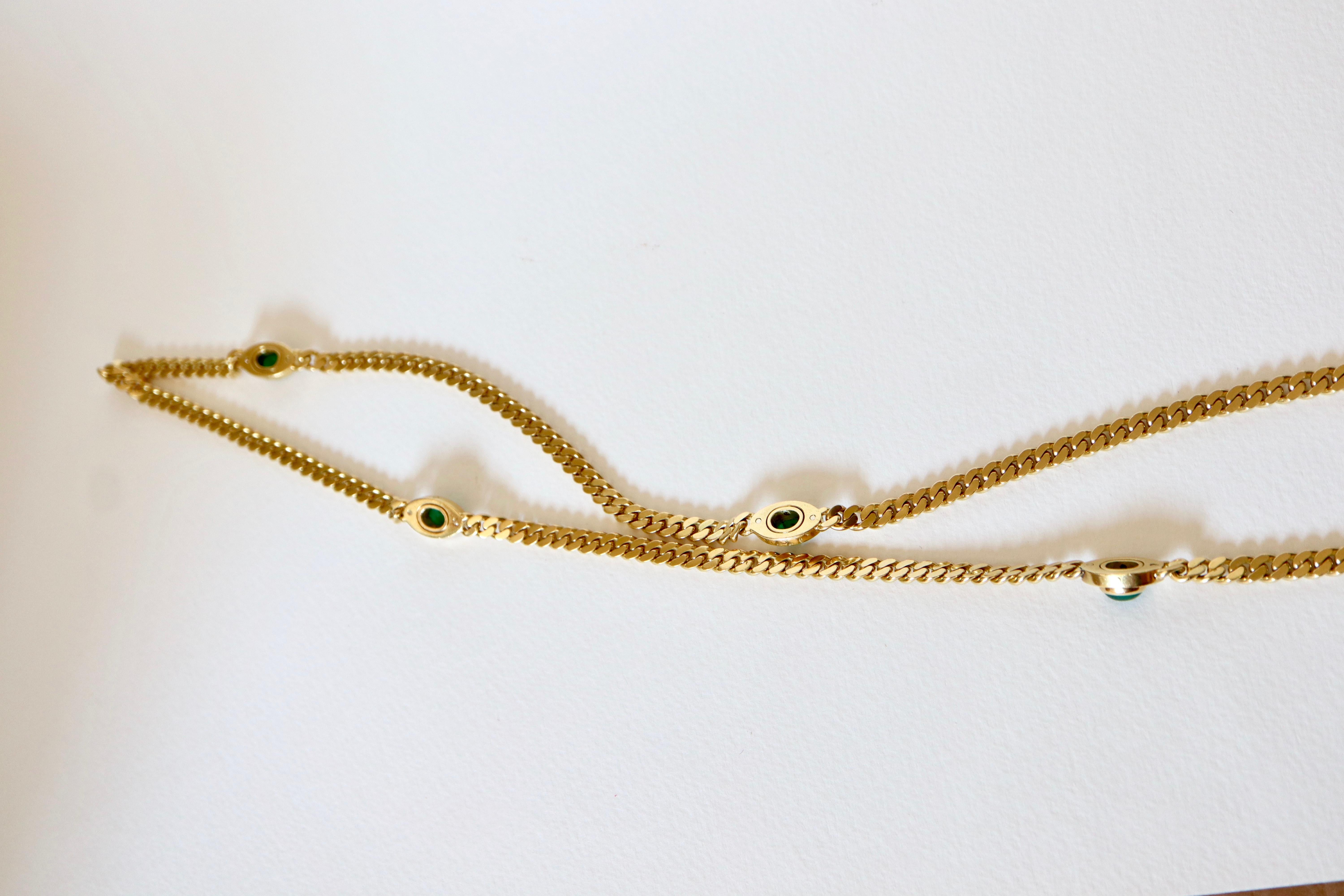 Fred Sautoir, collier long en or jaune 18 carats et chrysoprases, circa 1970 en vente 1