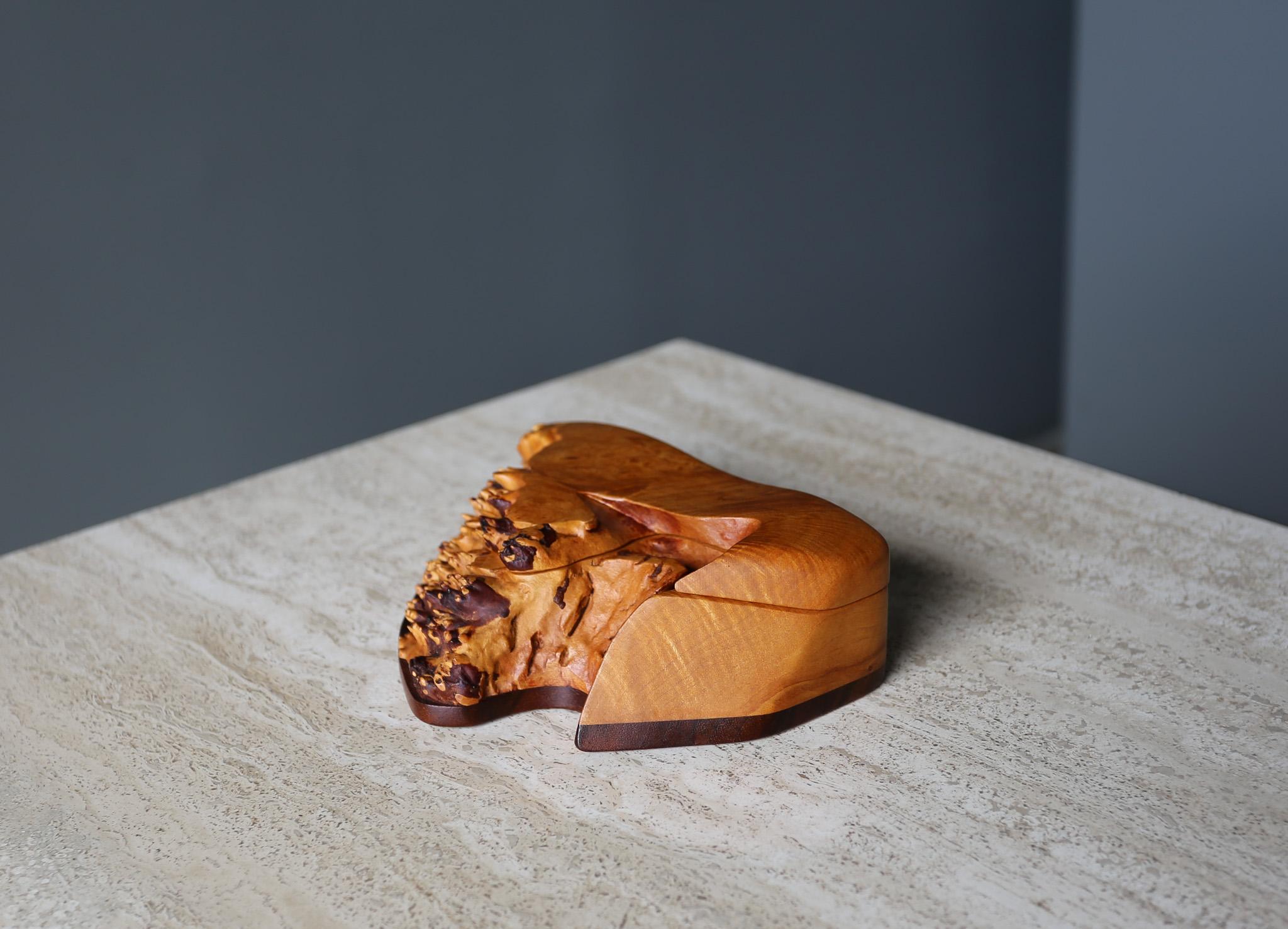 American Fred & Marilyn Buss Maple Burl & Walnut Trinket Box, c.1975