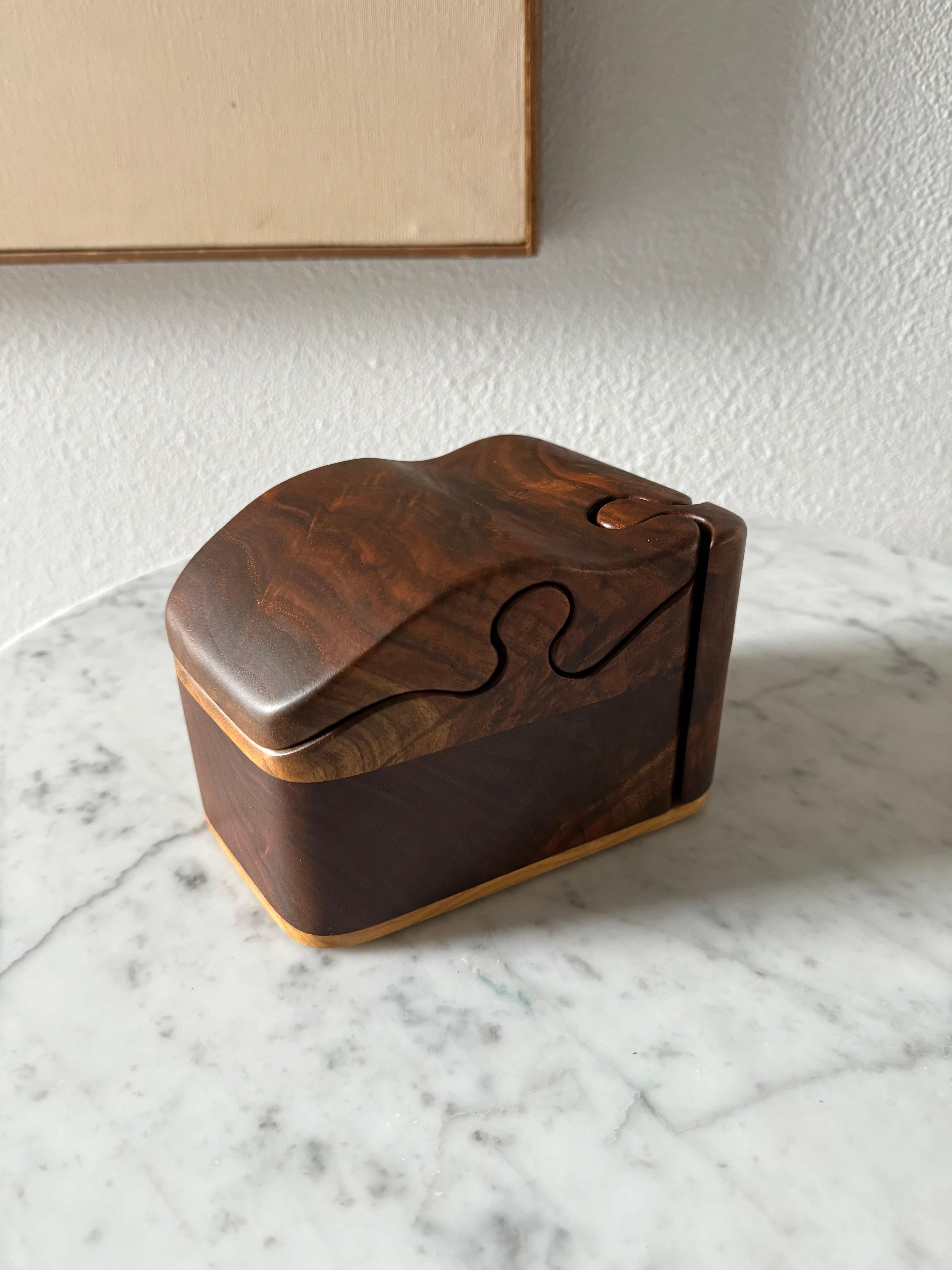 Fred & Marilyn Buss Trinket Puzzle Box, 1970er Jahre (Moderne der Mitte des Jahrhunderts) im Angebot