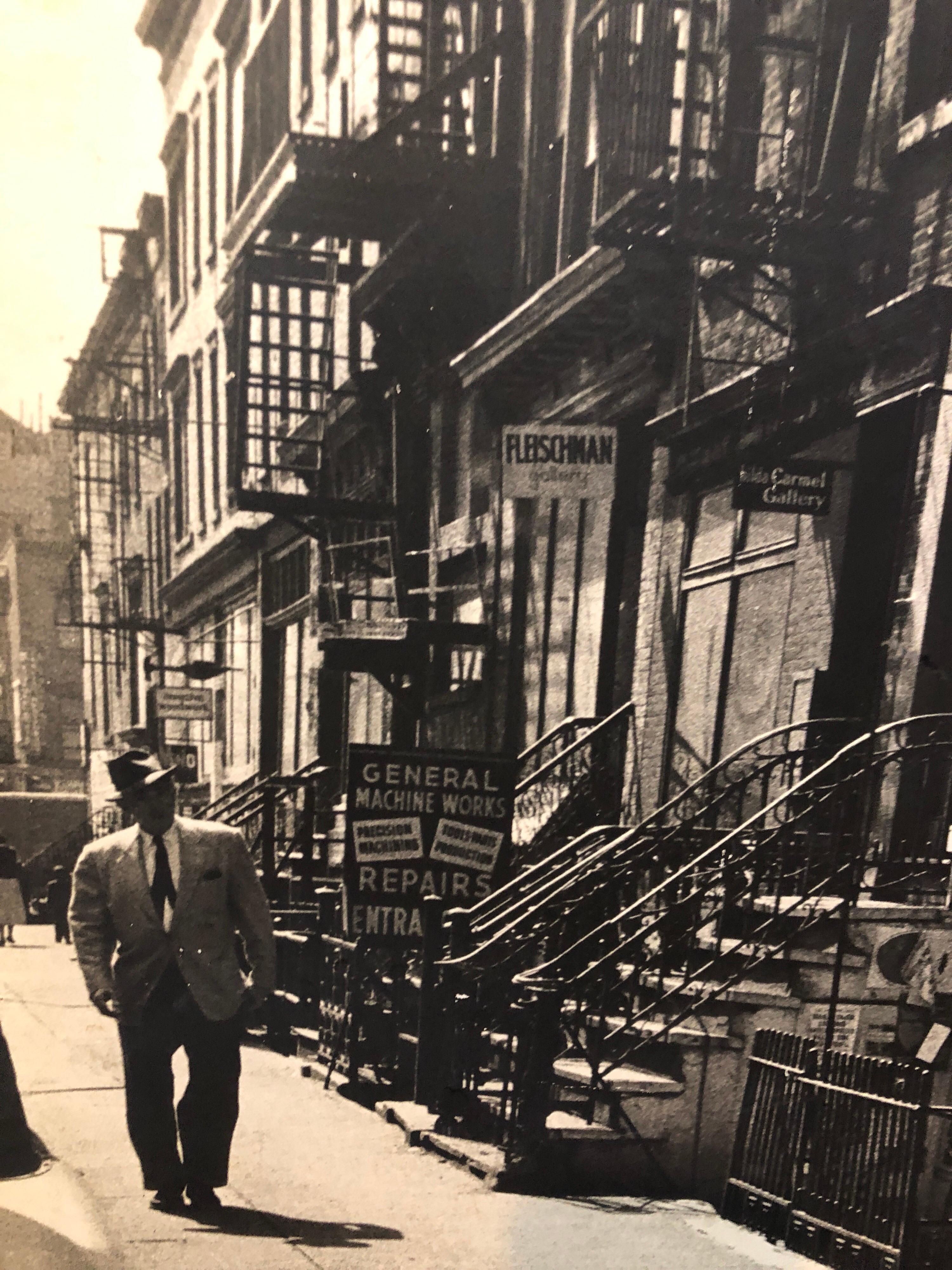 Large Vintage Print Silver Gelatin Signed Photograph Greenwich Village New York For Sale 1