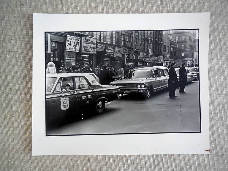 Fred McDarrah Black and White Photograph – Malcolm X. Funeral Vintage Silbergelatine-Gelatinesilber-Foto