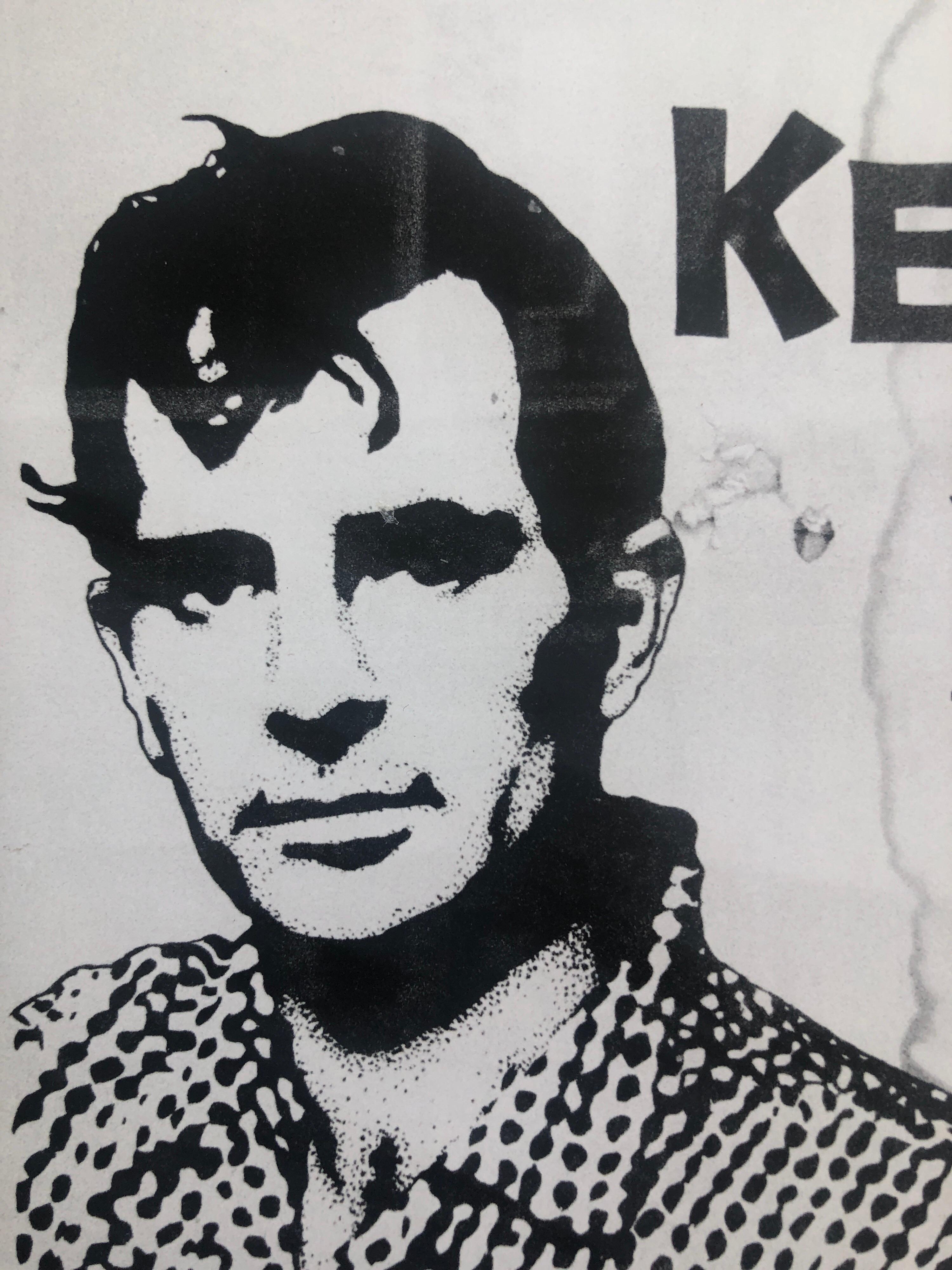 signiert in Tinte und mit Fotografenstempel verso und handschriftlichem Titel.
Jack Kerouac (er nannte sich Jean-Louis Lebris de Kérouac); 1922 - 1969 war ein amerikanischer Schriftsteller und Dichter französisch-kanadischer Abstammung.
Er gilt als