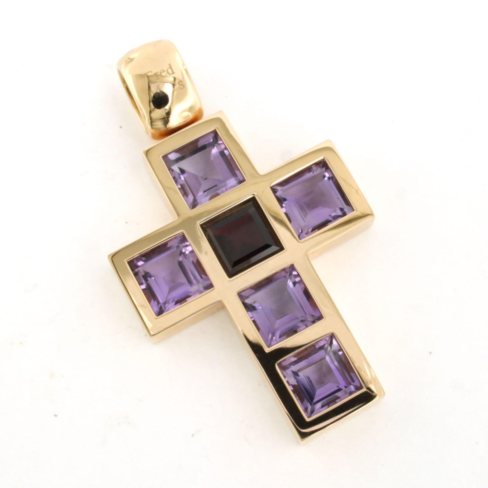 Taille carrée Pendentif croix FRED MOES avec améthyste - 50,3 grammes - Or rose 18k en vente