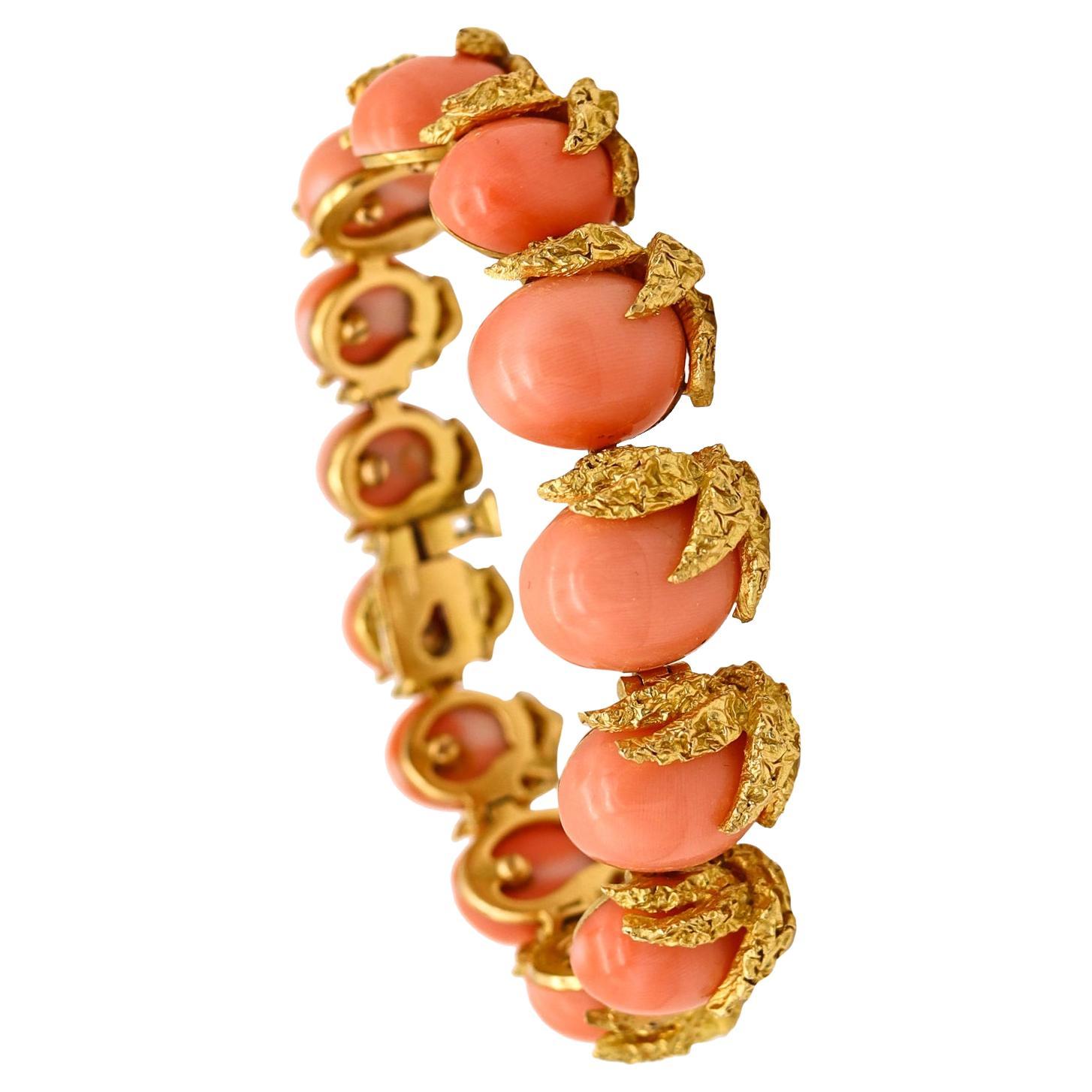 Fred of Paris 1970 Bracelet in Textured 18kt Yellow Gold with Graduated Corals For Sale