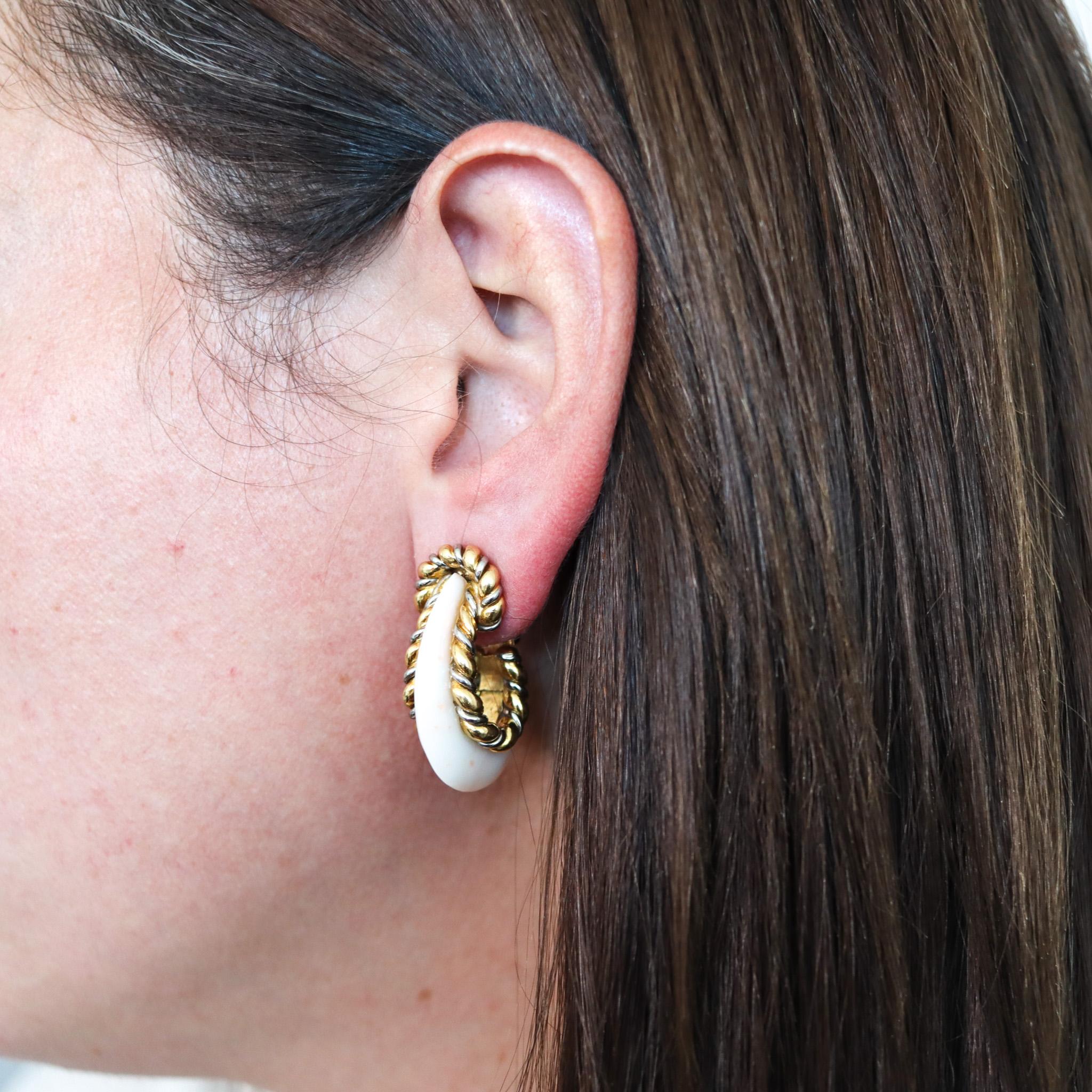 Fred of Paris 1970 Modernist Hoop Earrings In 18Kt Yellow Gold With Carved Coral For Sale 3