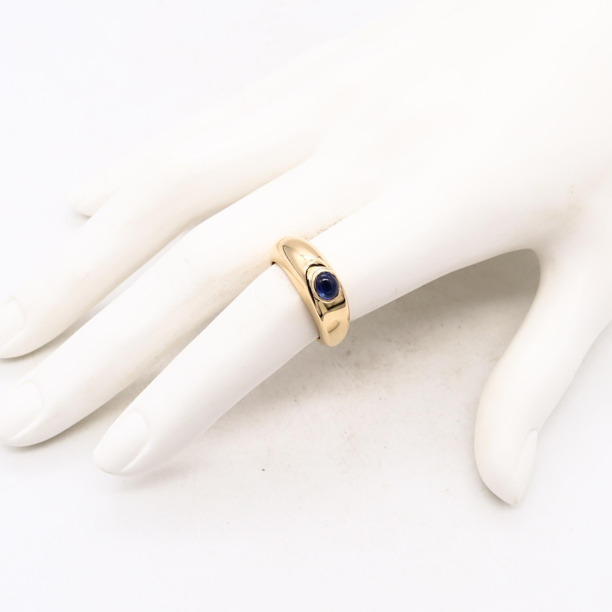 Cabochon Fred of Paris Modernist Gem Set Ring 18Kt Yellow Gold 0.96 Cts Ceylon Sapphire For Sale