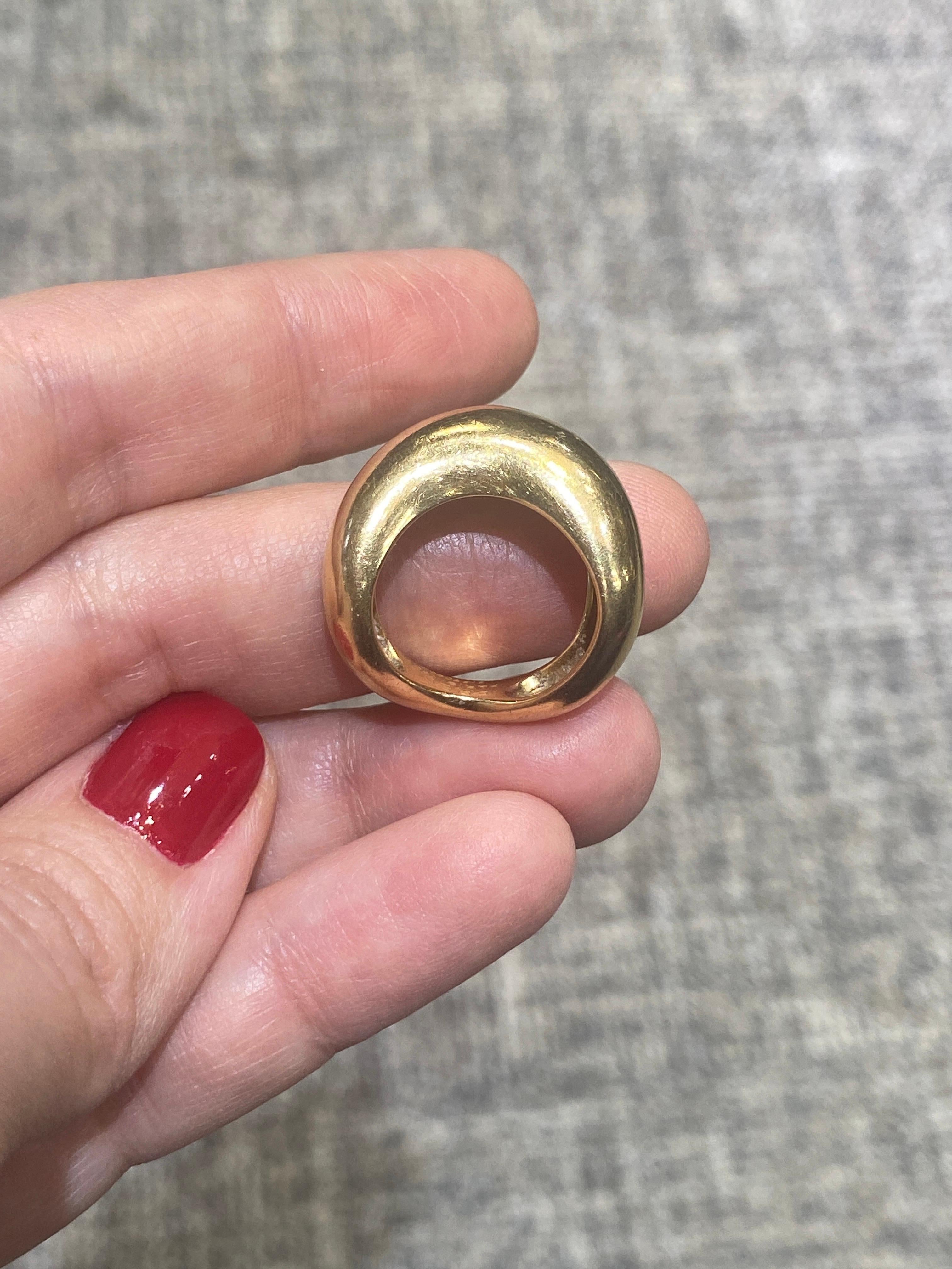 Fred Paris 18k gold 1980s asymetric ring In Good Condition For Sale In London, GB