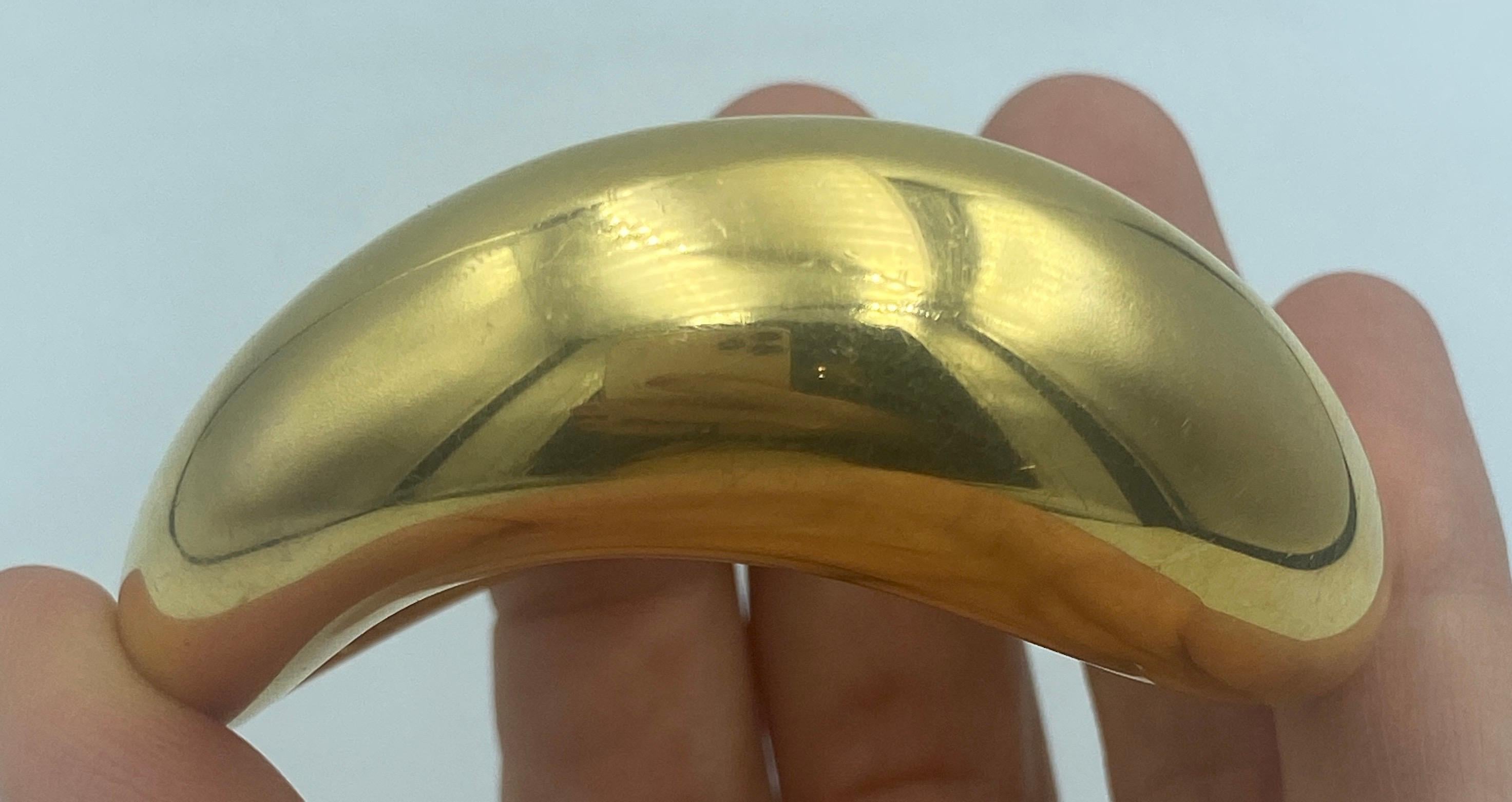 Modern Fred Paris 18k gold asymetric gold bangle For Sale