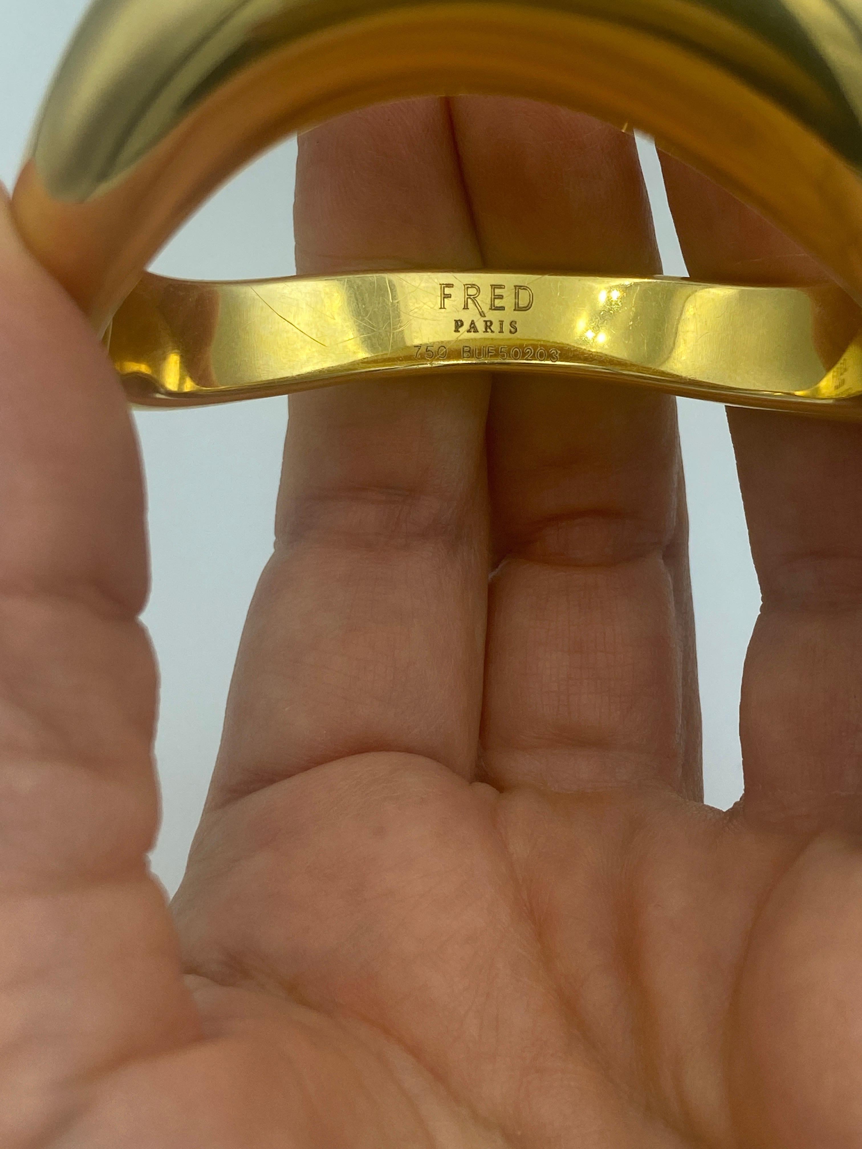 Women's Fred Paris 18k gold asymetric gold bangle For Sale