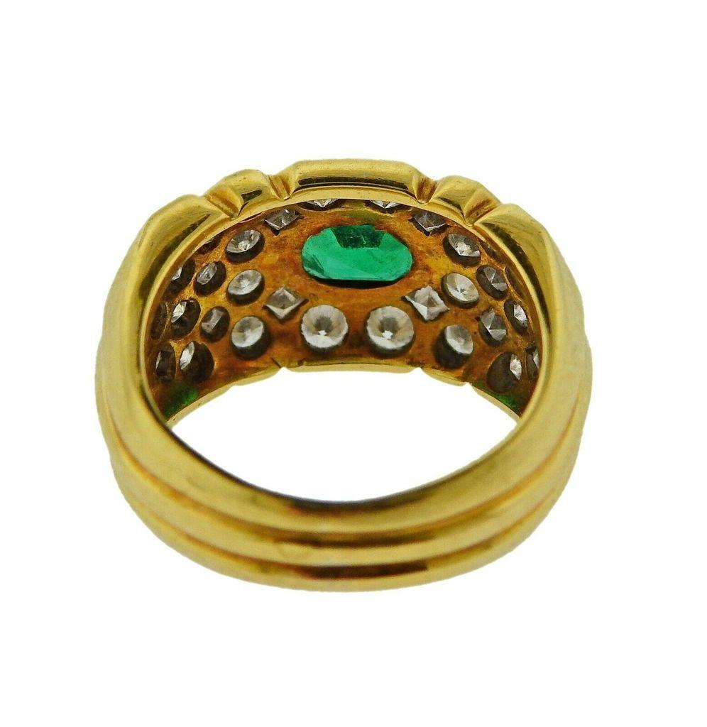 Fred Paris 18 Karat Gold Emerald Diamond Ring In Excellent Condition In Lambertville, NJ