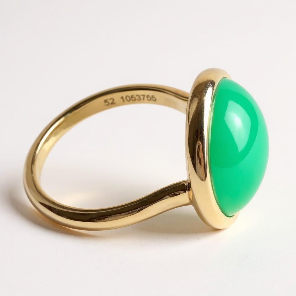 Modern Fred Paris 18K Yellow Gold Chrysoprase Vintage Ring For Sale
