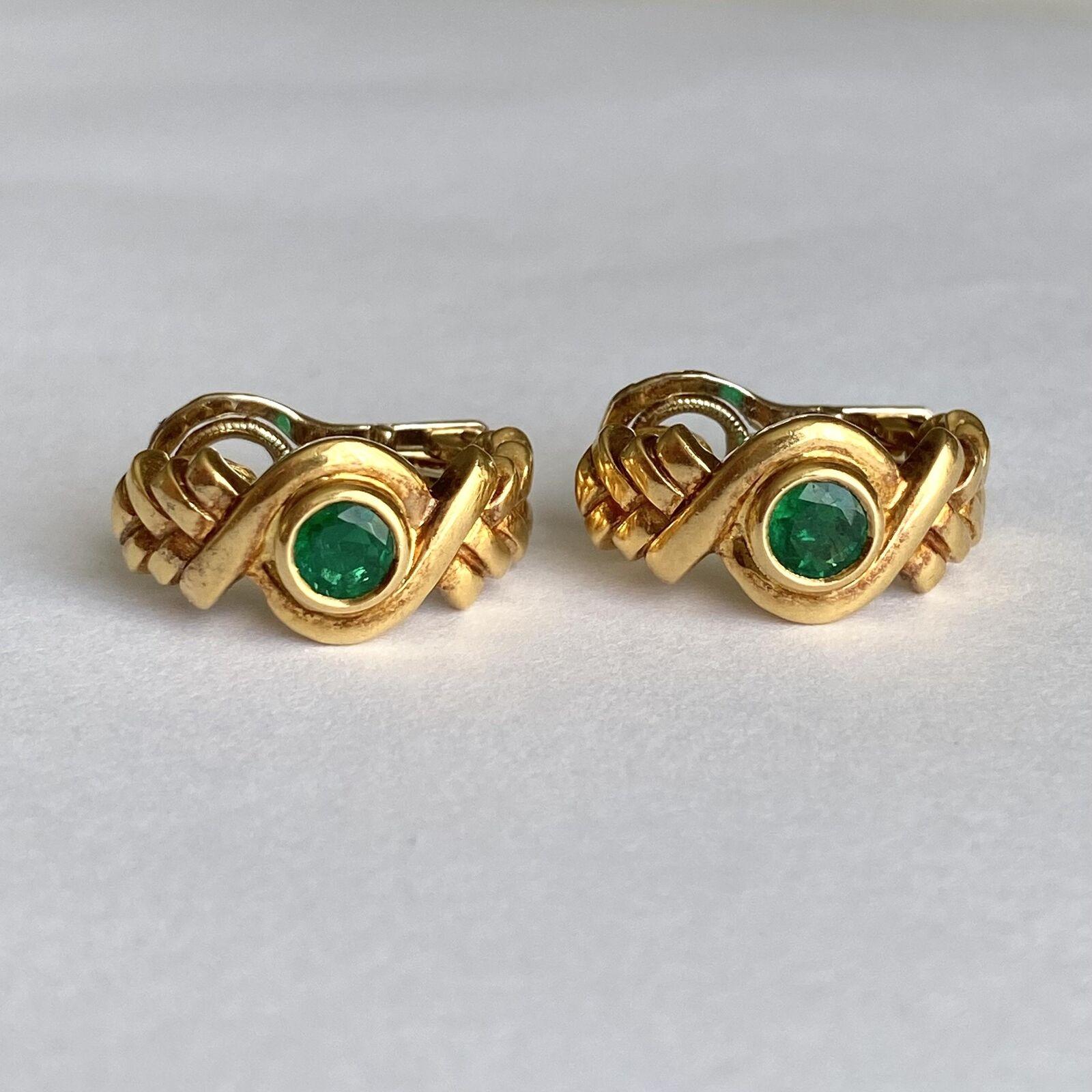 FRED PARIS 18k Yellow Gold & Emerald Clip On Hoop Earrings Circa 1980s Vintage For Sale 4