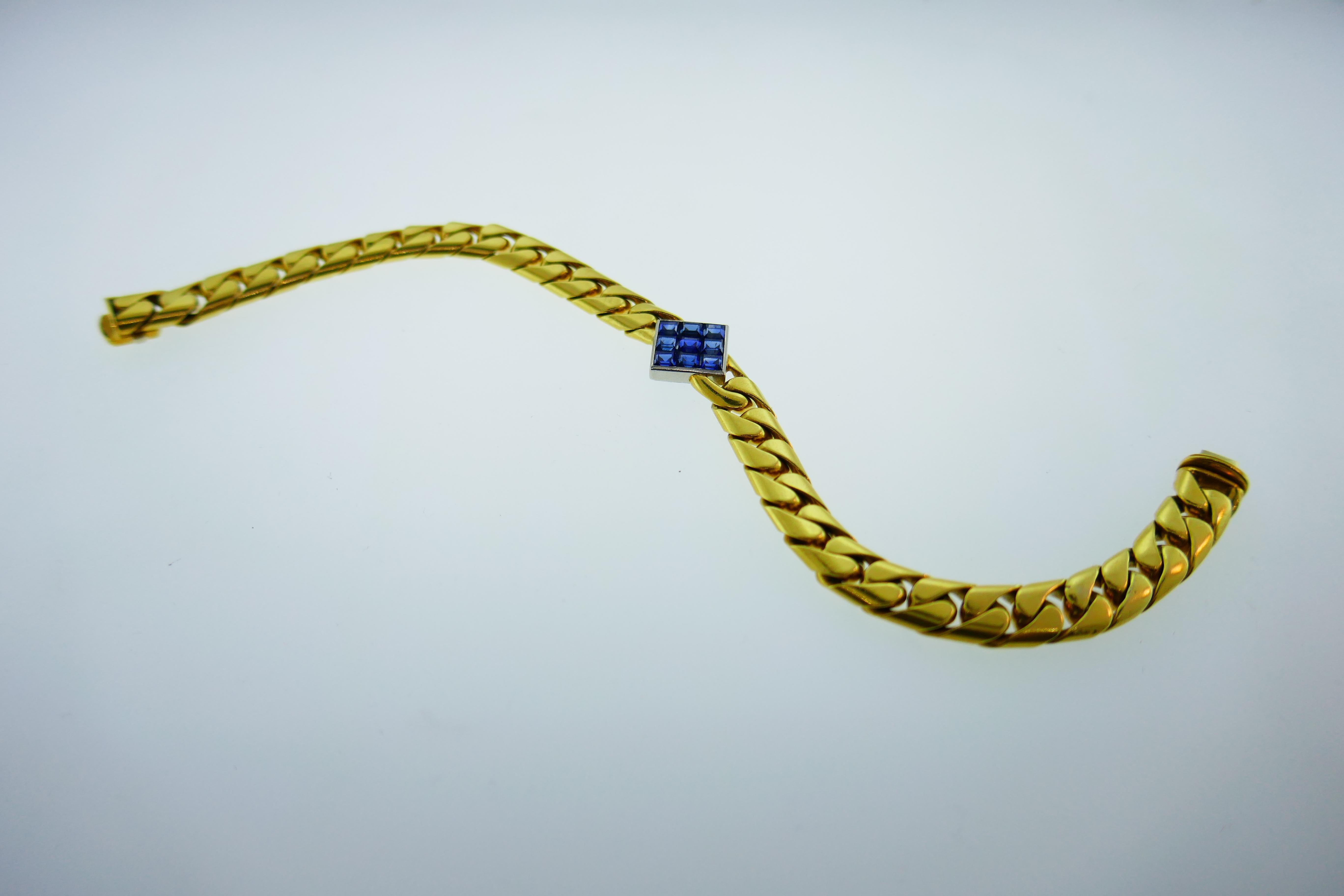 Fred Paris 18 Karat Yellow and White Gold & Sapphire Link Bracelet, circa 1980s In Excellent Condition For Sale In Beverly Hills, CA