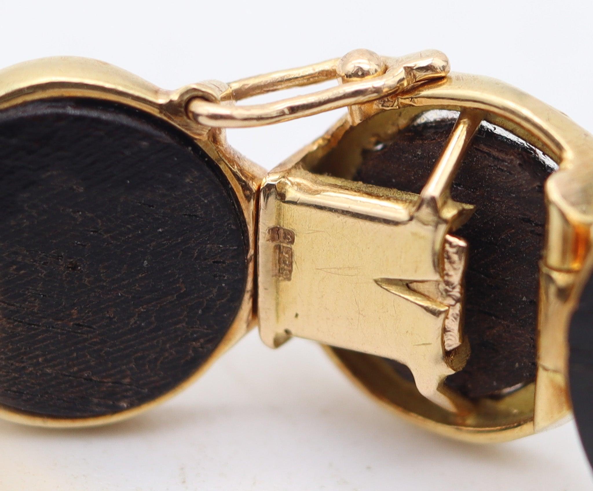 FRED Paris 1970 Brazalete escultórico de oro amarillo de 18 quilates y madera tallada en venta 5