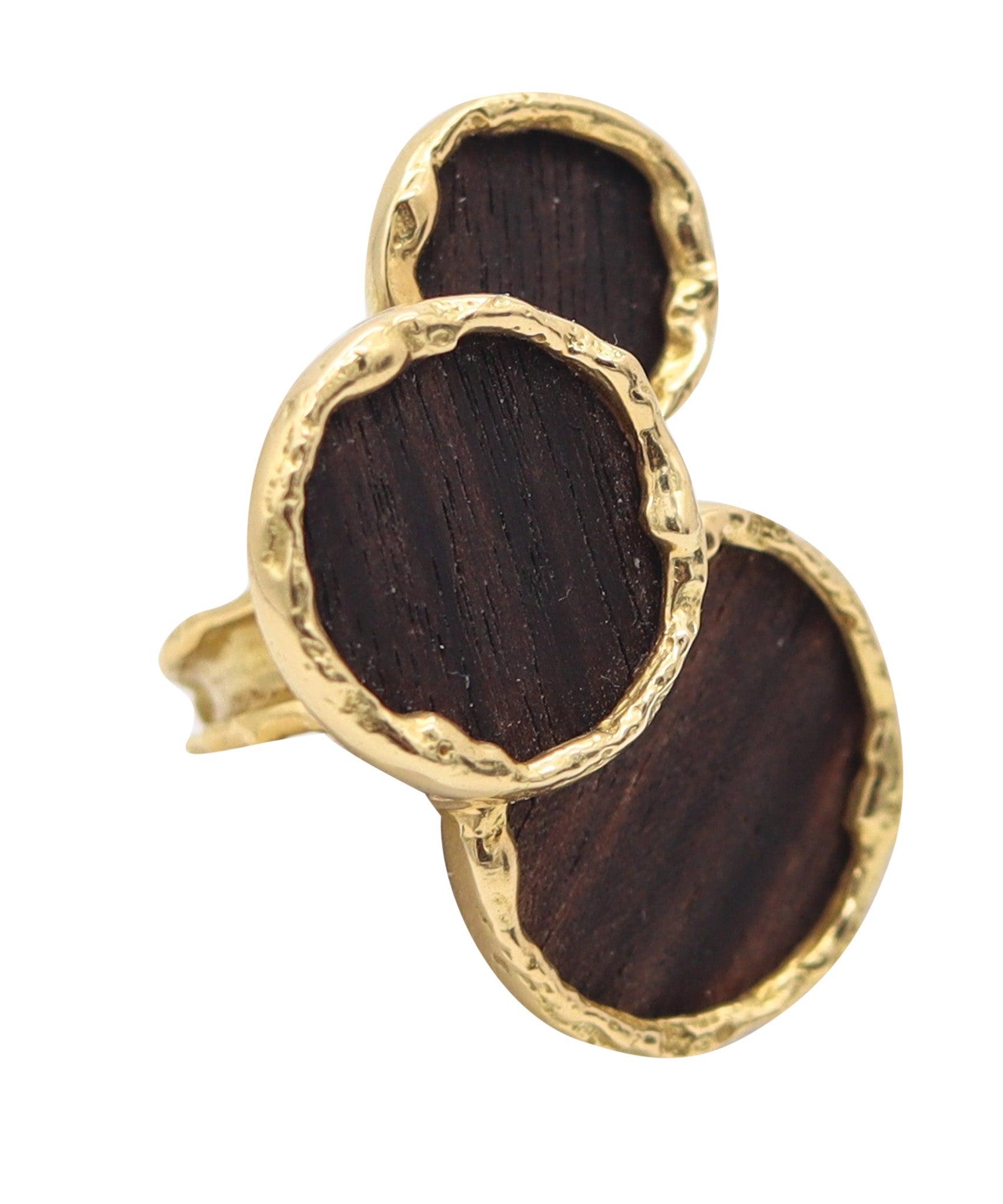 FRED Paris 1970 Skulpturaler Cocktail Ring aus 18Kt Gelbgold mit geschnitztem Holz