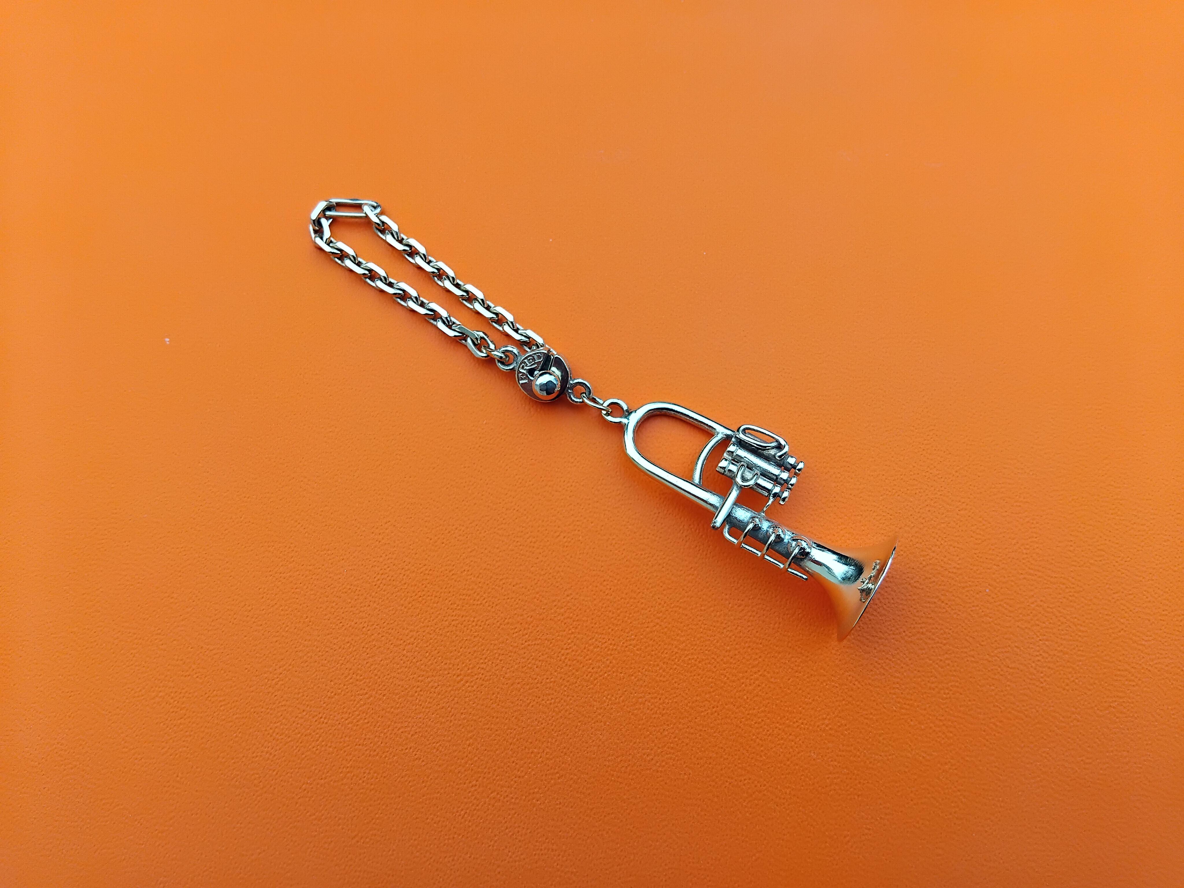 Fred Paris by Gaetan de Percin Tromba Portachiavi Charm in vendita 2