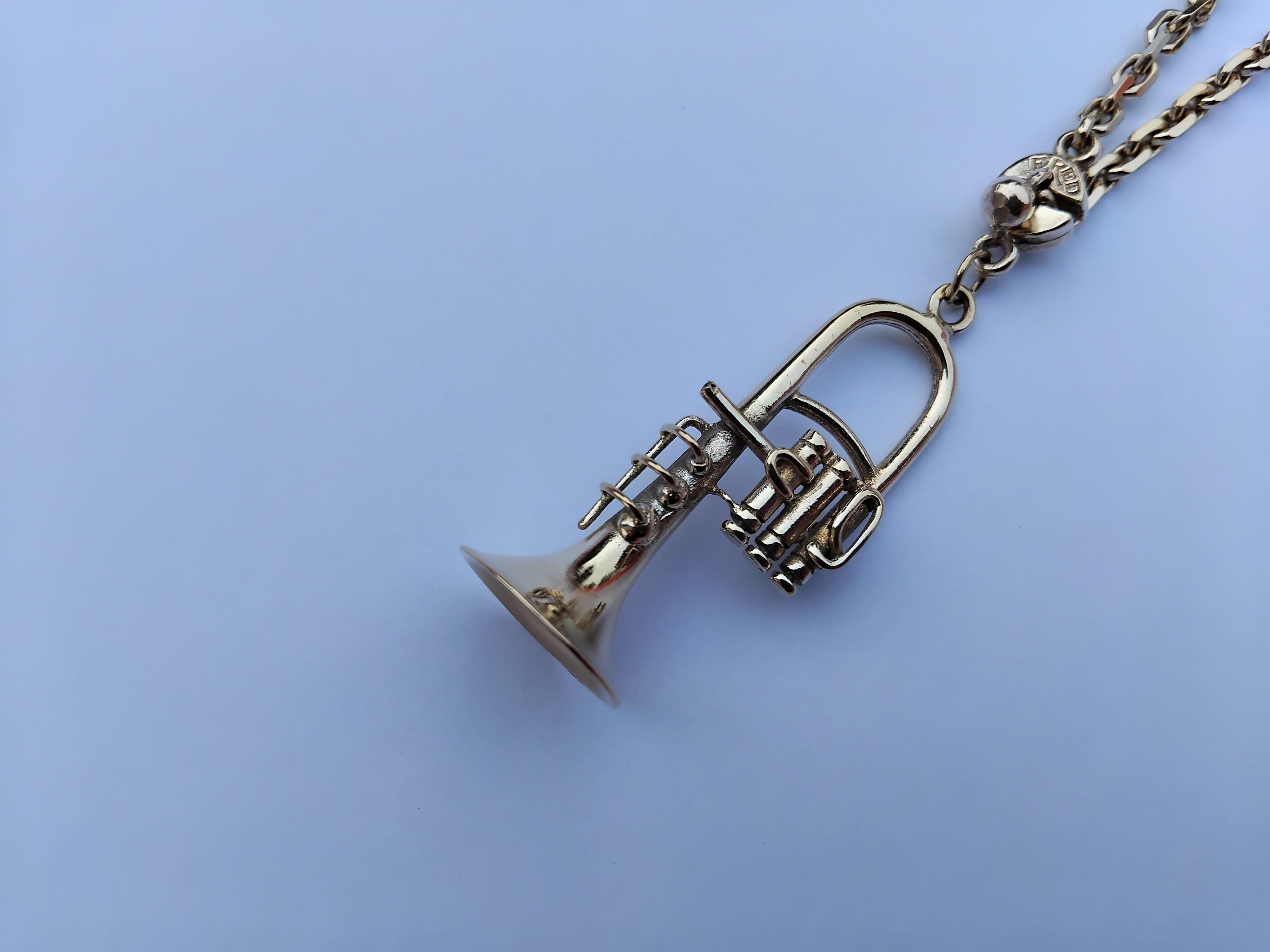 Fred Paris by Gaetan de Percin Tromba Portachiavi Charm in vendita 3