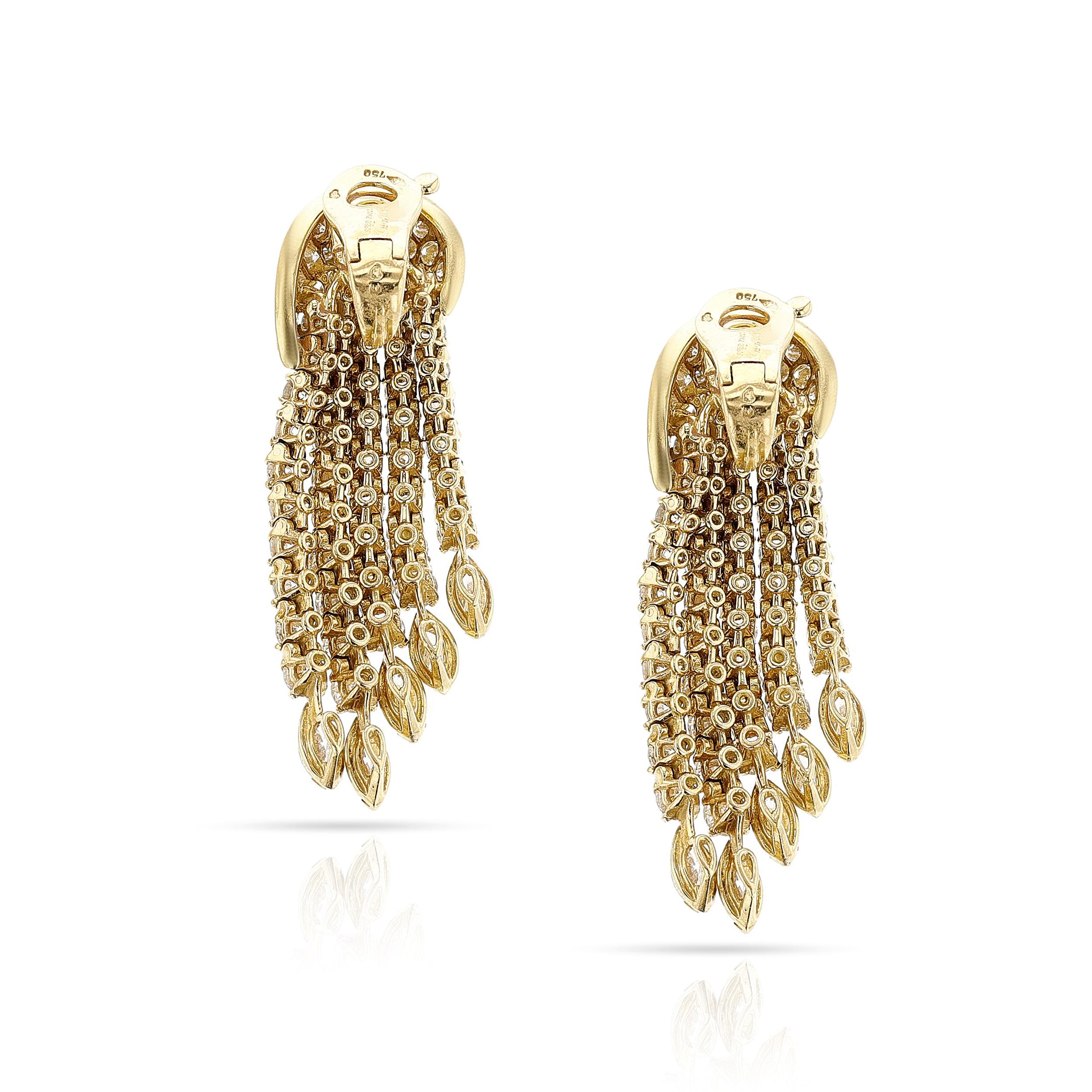 Fred Paris Diamond Dangling Earrings, 18k  In Excellent Condition For Sale In New York, NY