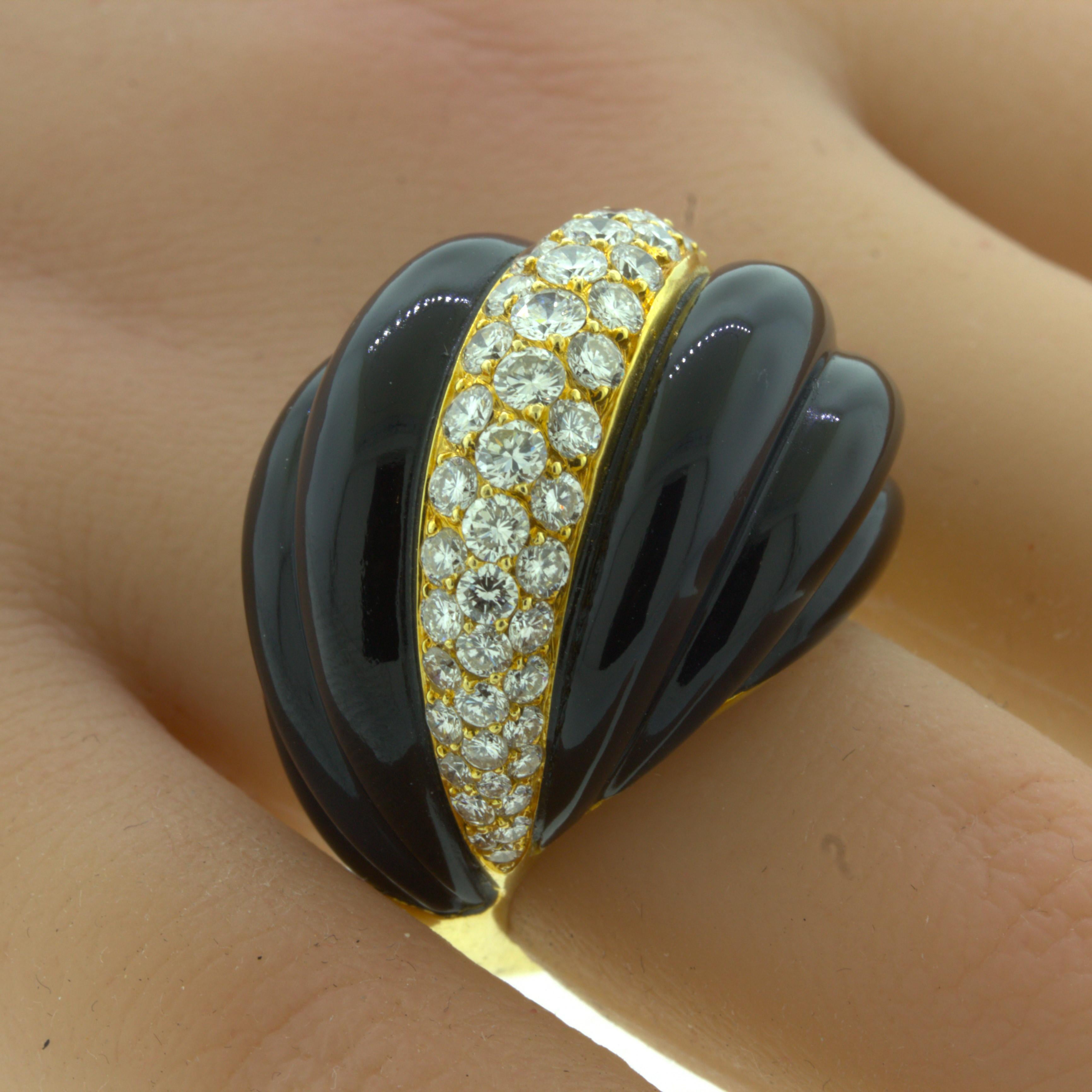 Fred Paris Diamond Onyx 18K Yellow Gold Cocktail Ring, French In New Condition For Sale In Beverly Hills, CA